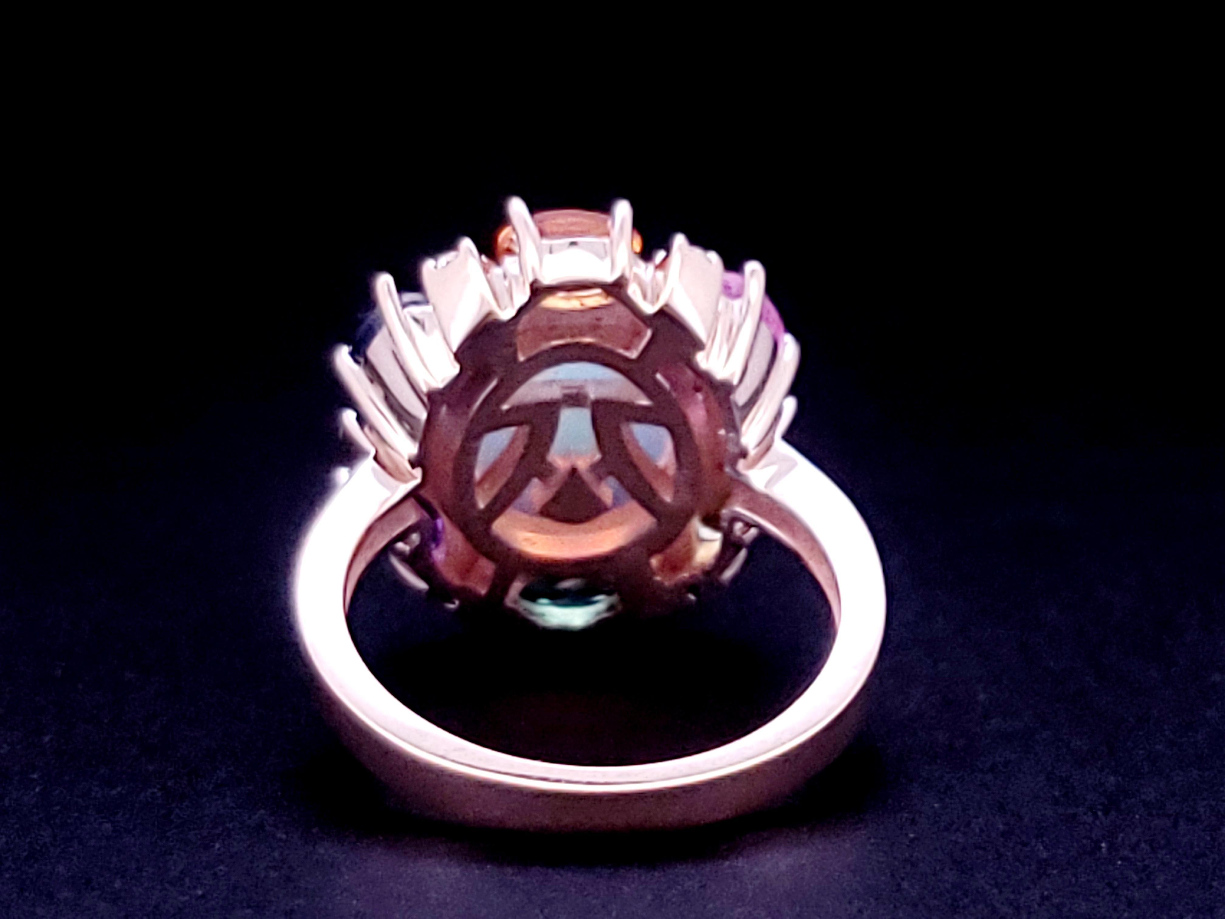 14K Rose Gold Ring with MOP & Diamonds Size 6 In New Condition For Sale In New York, NY