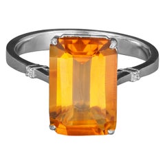 Ring mit natürlichem Citrin und Diamanten.