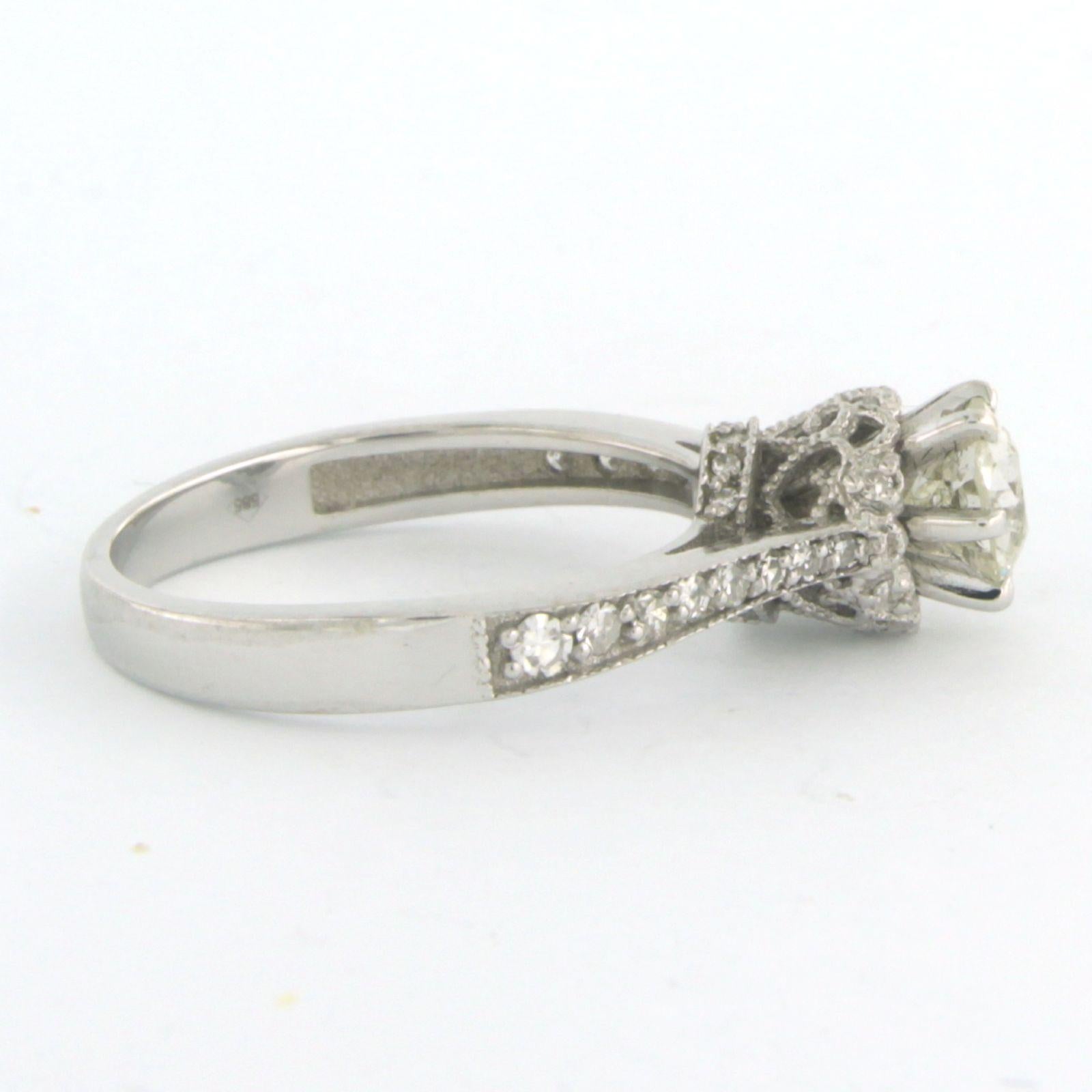 Art Nouveau Anello con diamanti old mine e diamanti a taglio singolo fino a 1,00ct in oro bianco 14k in vendita
