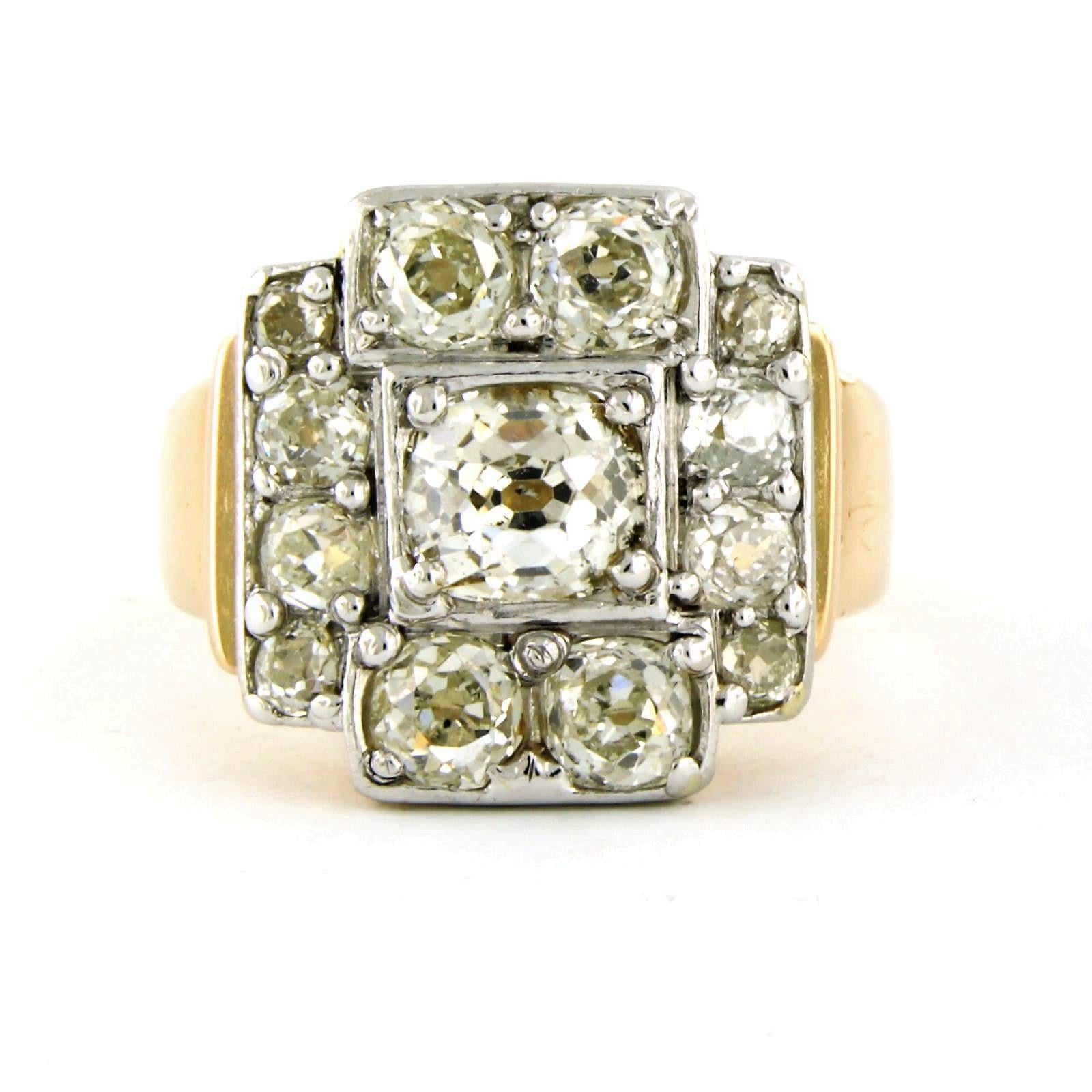 18k gold with platina ring set with old mine cut diamonds total approx. 2.60 carat K/L - SI/P - ringsize U.S. 7.25 - EU 17.5 (55)

Detailed description

The top of the ring is 1.7 cm wide.

Ringsize  U.S. 7.25 - EU 17.5 (55). The ring can be
