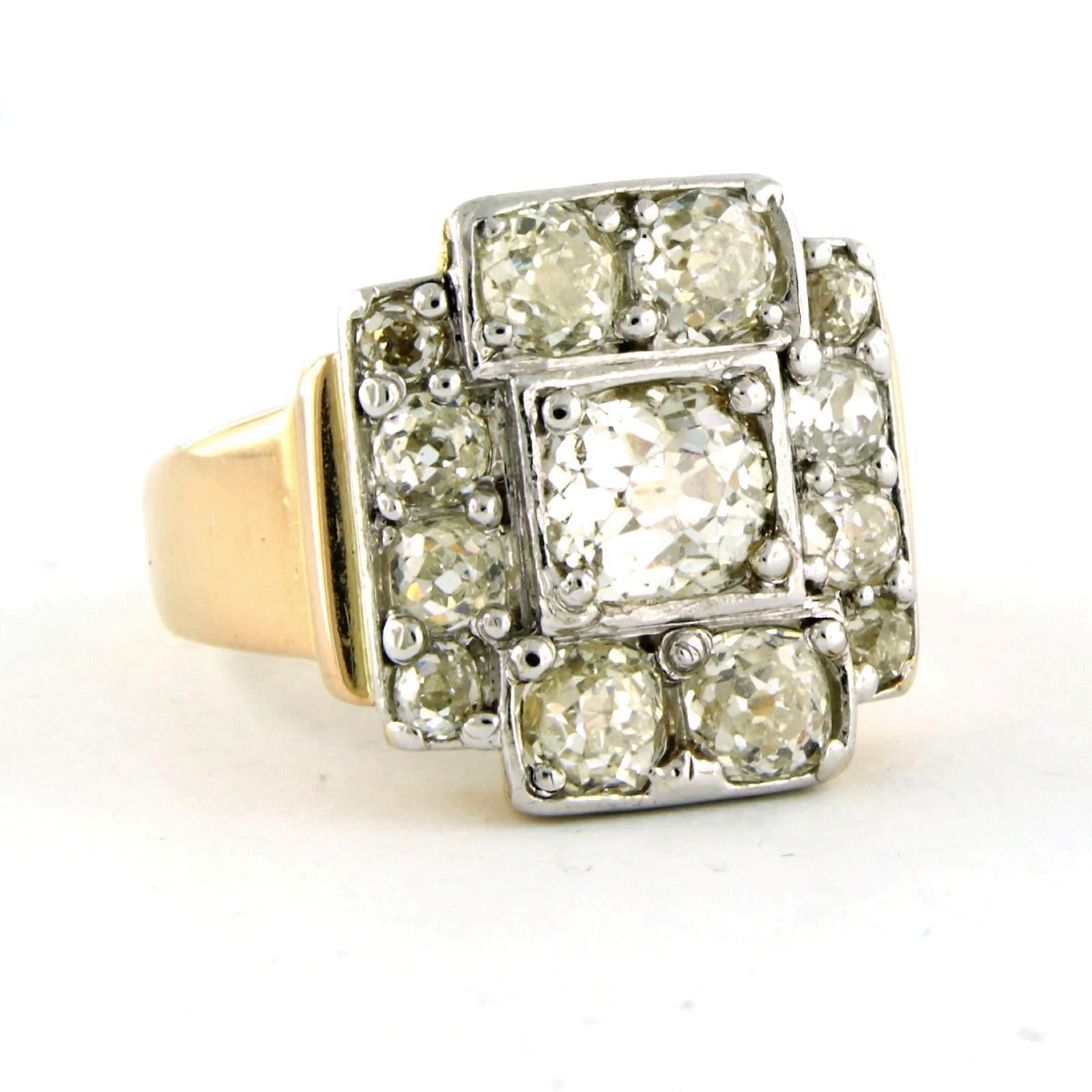 Retro Ring with old mine cut diamonds up to 2.60ct 18k gold with Platina For Sale