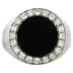 RIng with onyx and brilliant cut diamonds up to 0.50ct 13.4 grams 18k gold