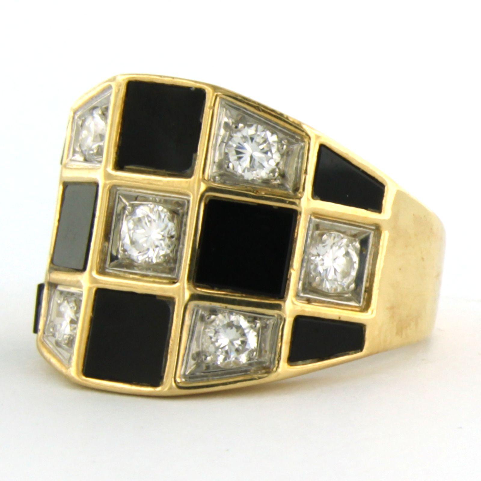 Modern Ring with onyx and diamonds 18k bicolour gold For Sale