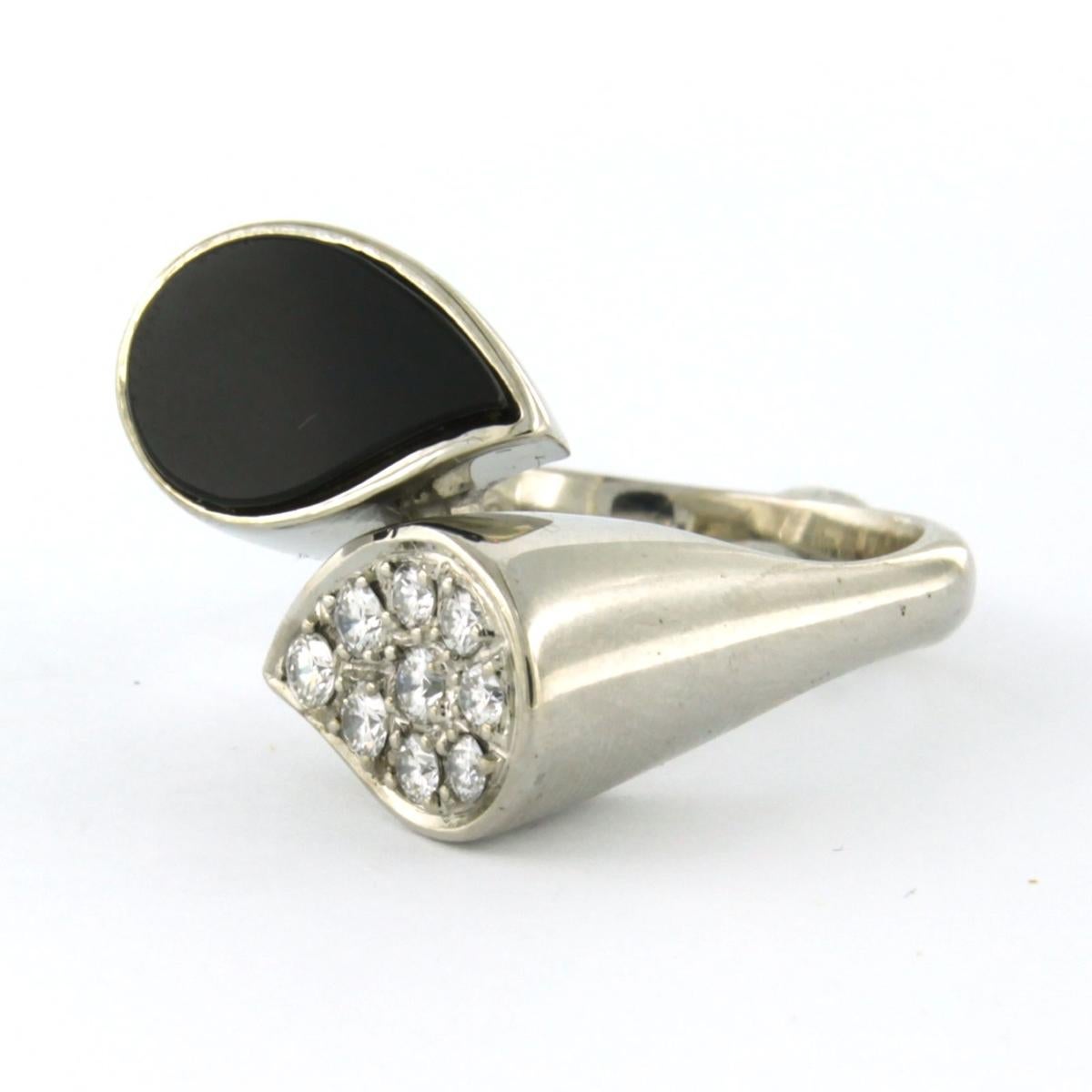 Modern Ring with onyx and diamonds 18k white gold For Sale