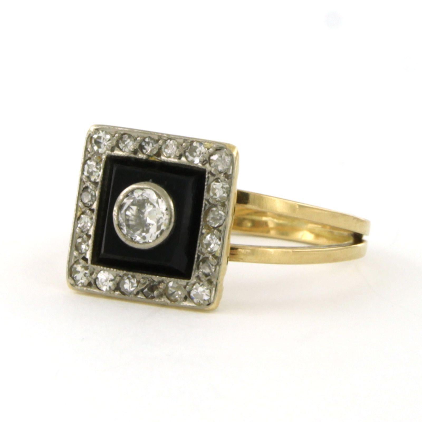 Bague bicolore 18 carats avec onyx et diamants taille vieille mine jusqu'à 0,60 carat en vente 1
