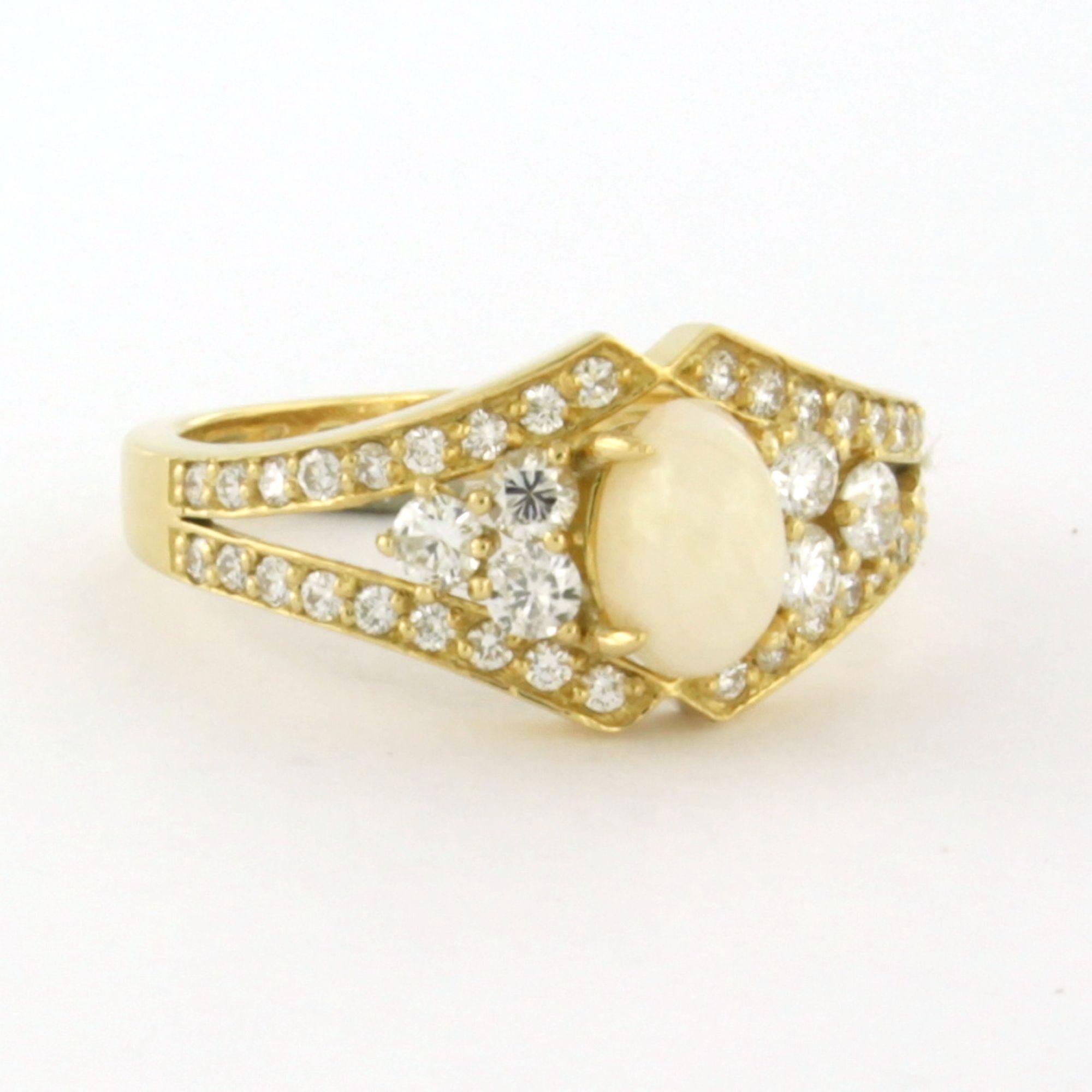 De las mujeres Anillo con ópalo y diamantes talla brillante de hasta 0,64 ct 4,5 gramos Oro de 18k en venta