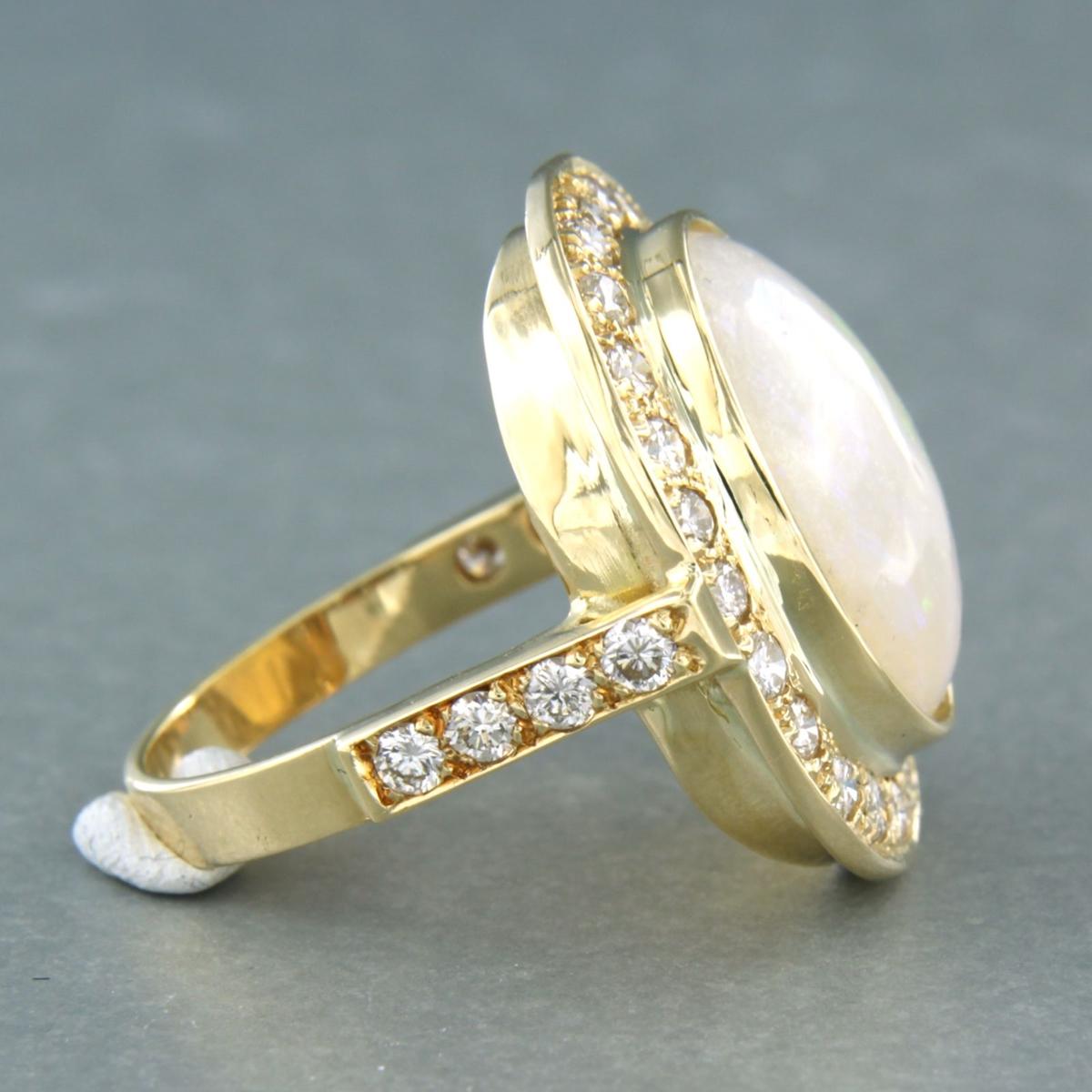 Ring mit Opal und Diamanten im Brillantschliff bis zu 1,50ct 14k Gold 10,1 Gramm im Zustand „Hervorragend“ im Angebot in The Hague, ZH