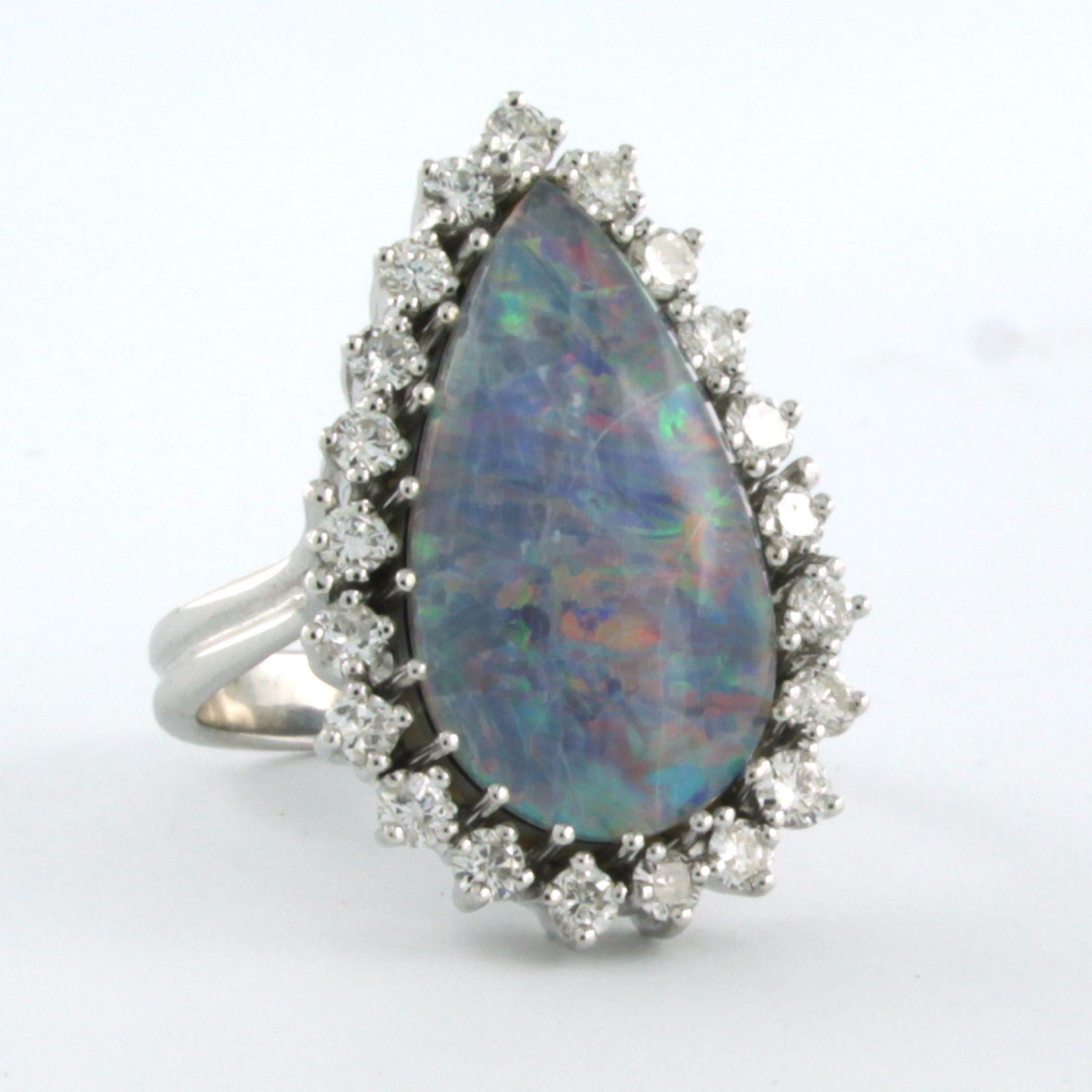 Modern Ring with opal and diamonds 18k white gold For Sale