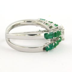 RIng with oval cut diamond up to 0.50ct and emerald 18k gold 5.5 grams