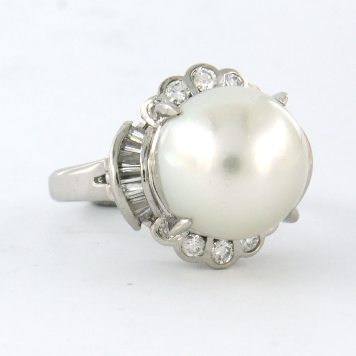 Women's Ring with pearl and brilliant and taper cut diamonds up to 0.51ct platinum For Sale