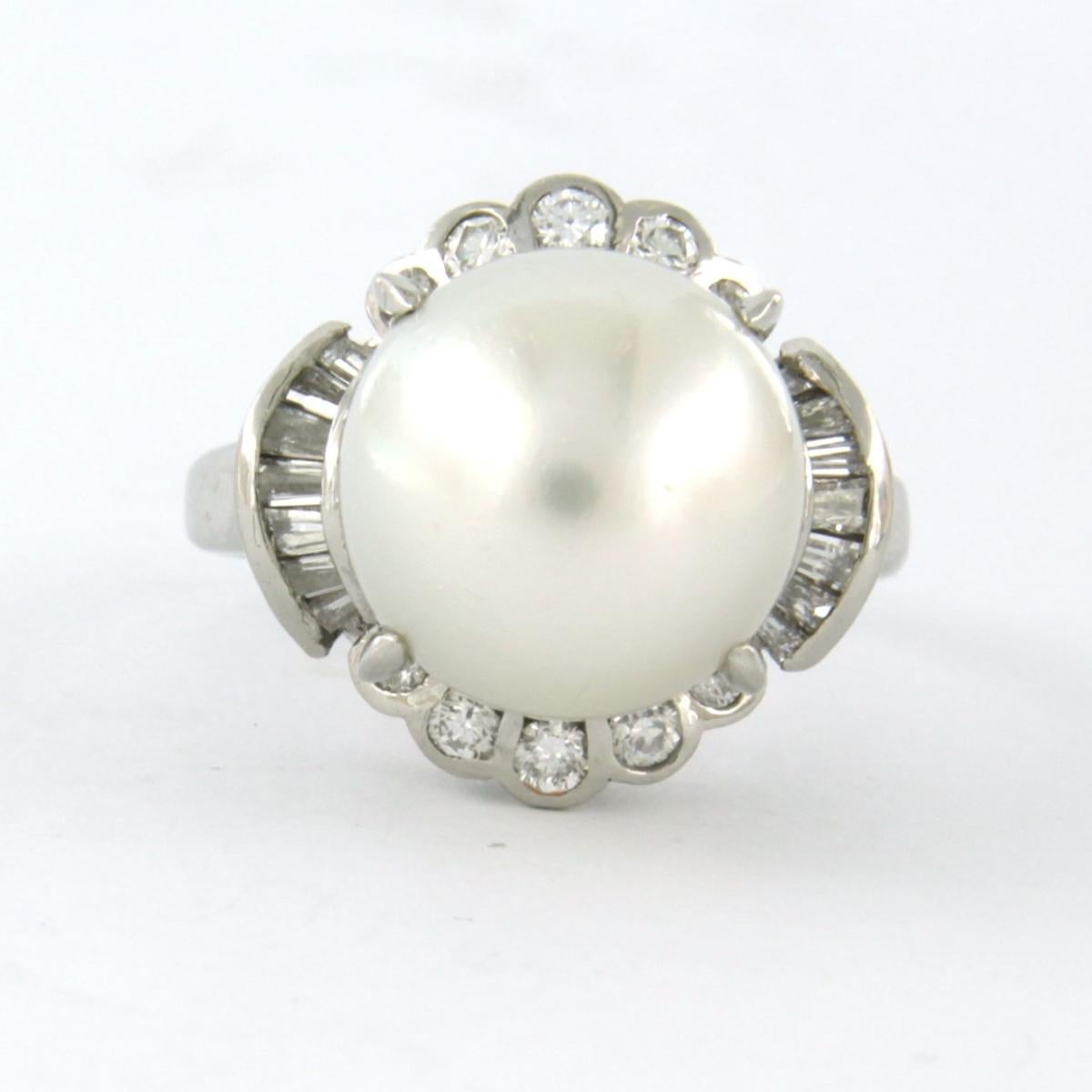 Ring with pearl and brilliant and taper cut diamonds up to 0.51ct platinum For Sale 1