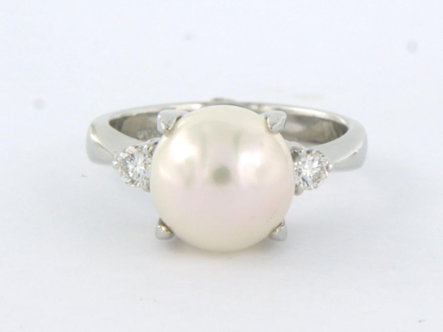 Ring mit Perlen und Diamanten im Brillantschliff bis zu 0,14ct 5,6 Gramm Platin im Angebot 2