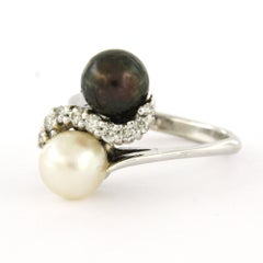 Ring with Pearl and brilliant cut diamonds up to 0.30ct 18k gold 5.1 grams
