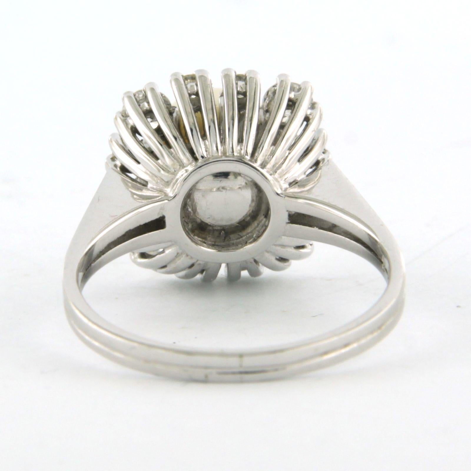 Ring mit Perle und Diamanten im Brillantschliff bis zu 0,52 ct. 14k Weißgold 5,8 Gramm Damen im Angebot