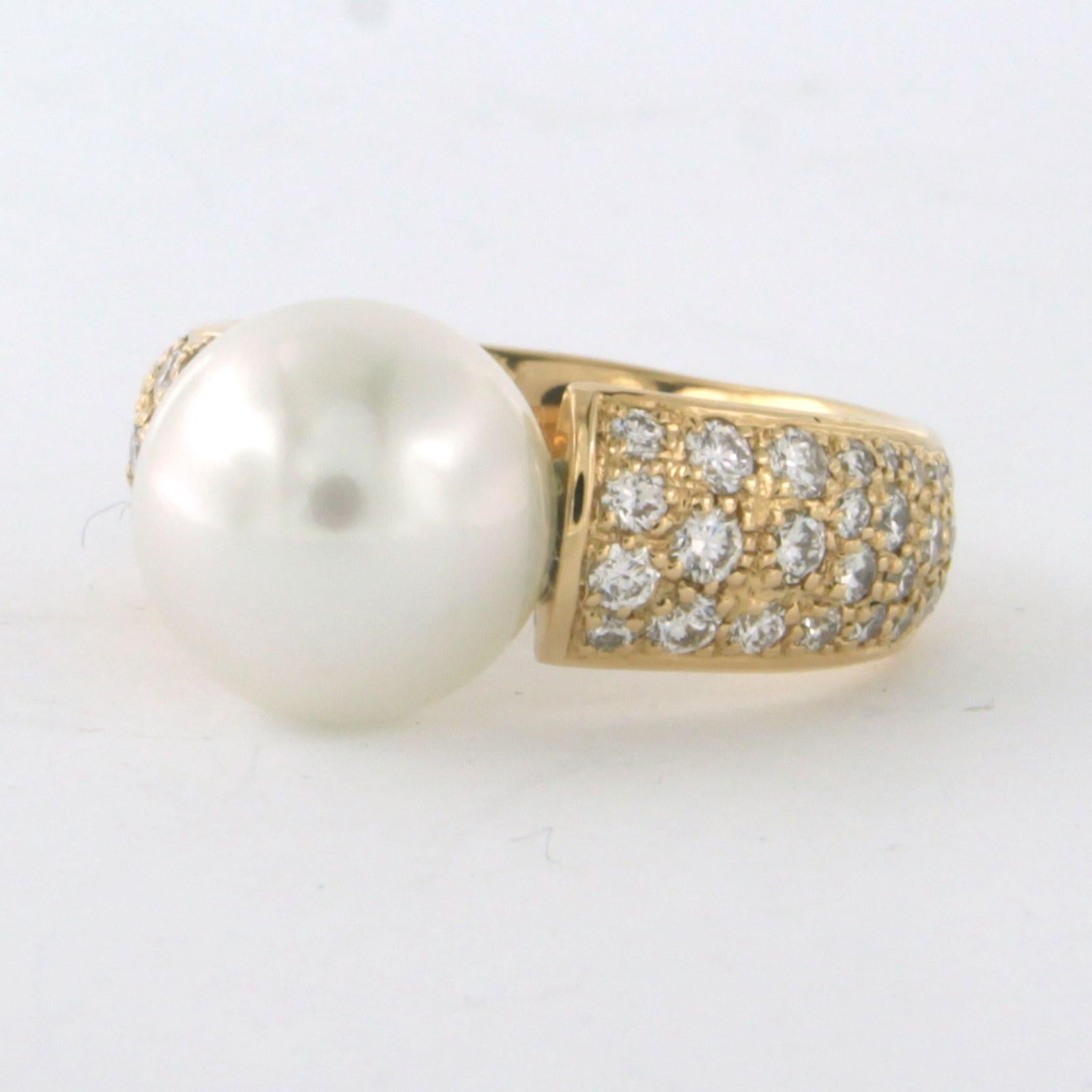 Taille brillant Bague avec perle et diamants taille brillant jusqu'à 1,10ct Or jaune 18k en vente