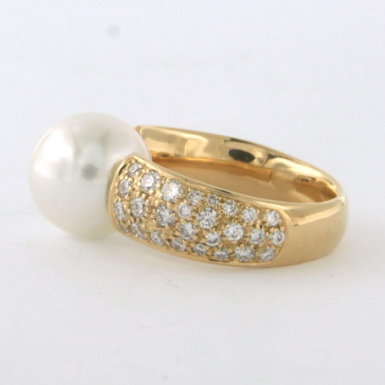 Bague avec perle et diamants taille brillant jusqu'à 1,10ct Or jaune 18k Excellent état - En vente à The Hague, ZH