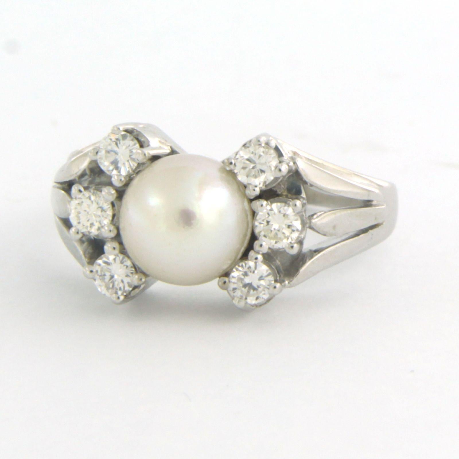 Brilliant Cut Ring with pearl and diamonds 14k white gold For Sale