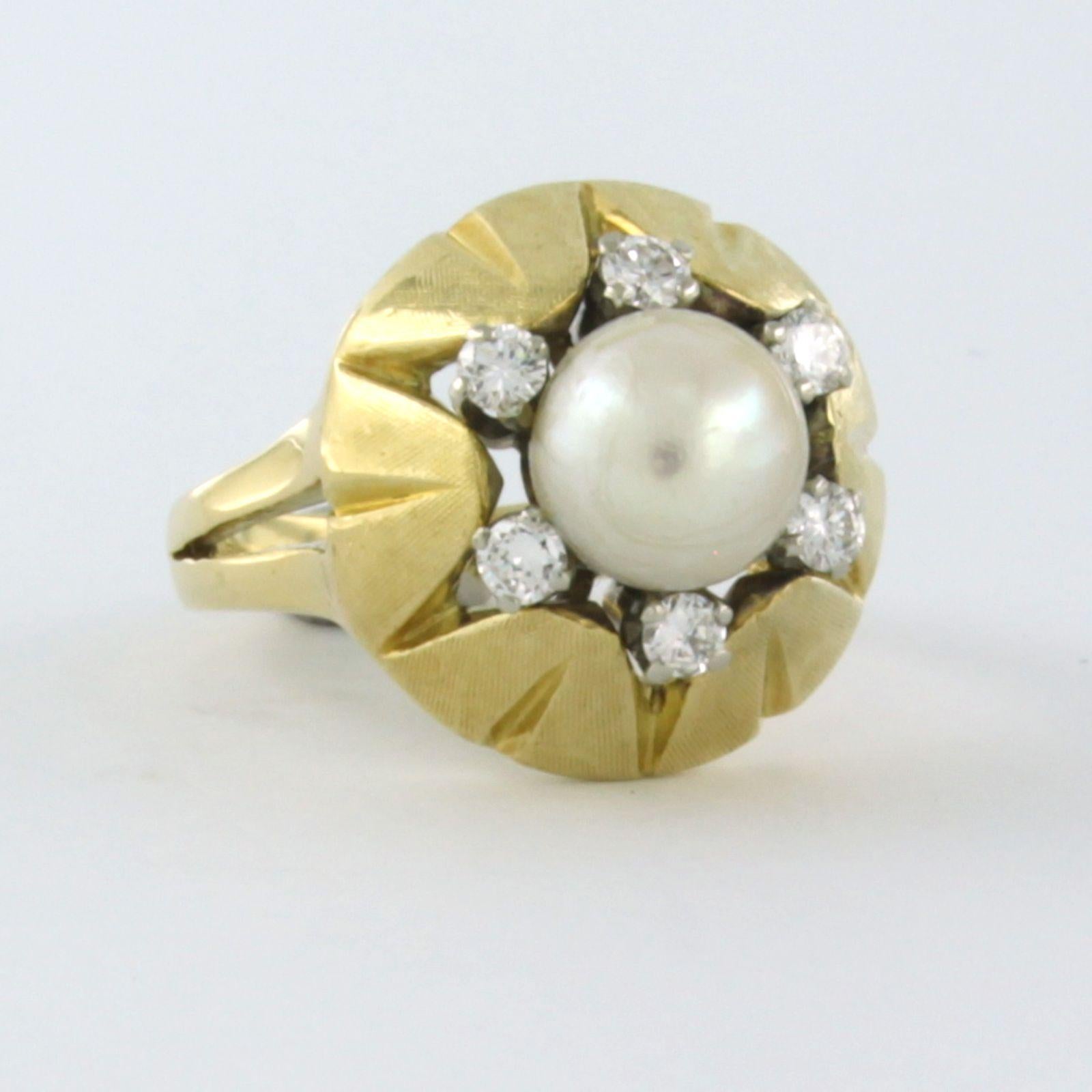 Modern ring with pearl and diamonds 18k bicolour gold For Sale