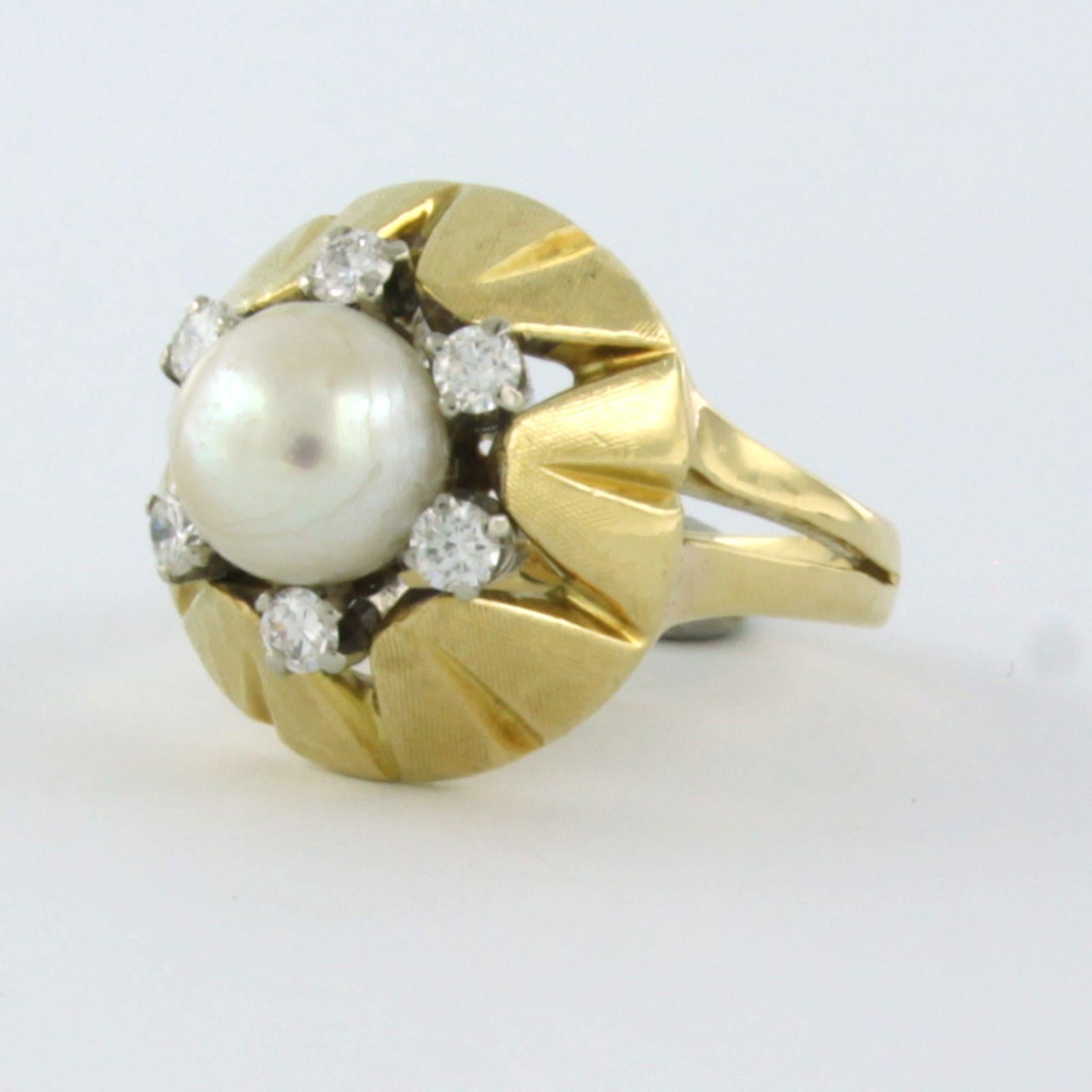 Brilliant Cut ring with pearl and diamonds 18k bicolour gold For Sale