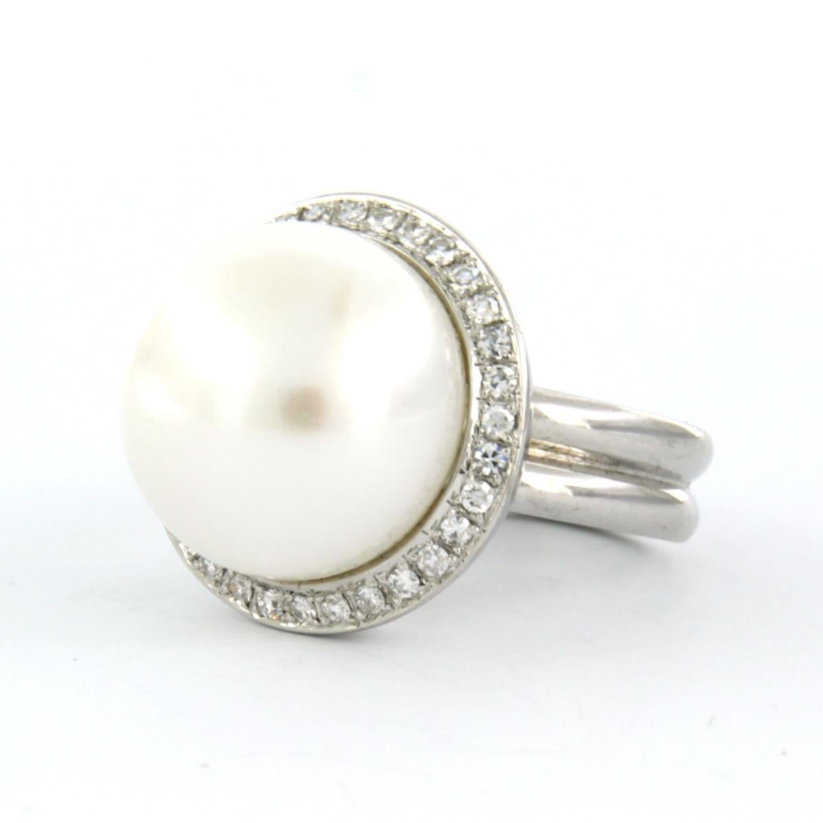 Modern Ring with pearl and diamonds 18k white gold For Sale