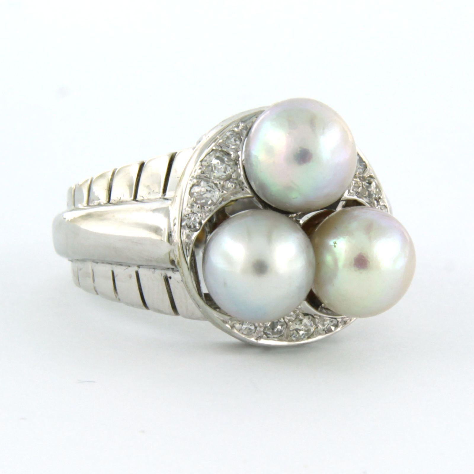 Women's Ring with pearl and diamonds 18k white gold For Sale