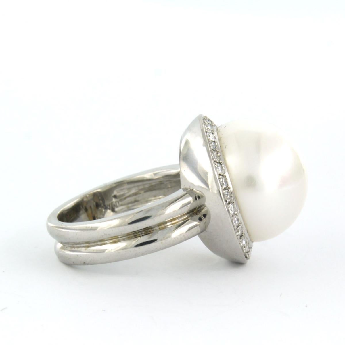 Ring with pearl and diamonds 18k white gold For Sale 1