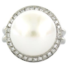 Ring aus 18 Karat Weißgold mit Perlen und Diamanten