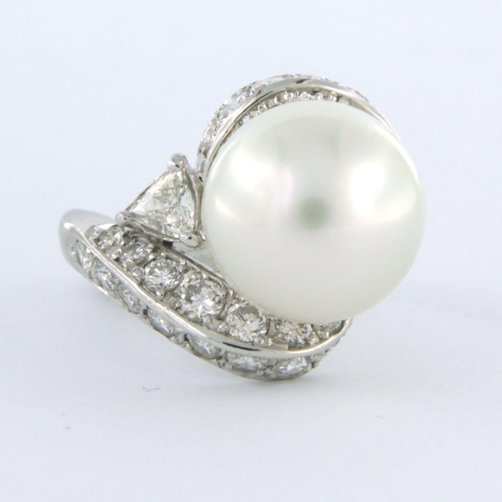 Modern Ring with pearl and diamonds 900 platinum  For Sale
