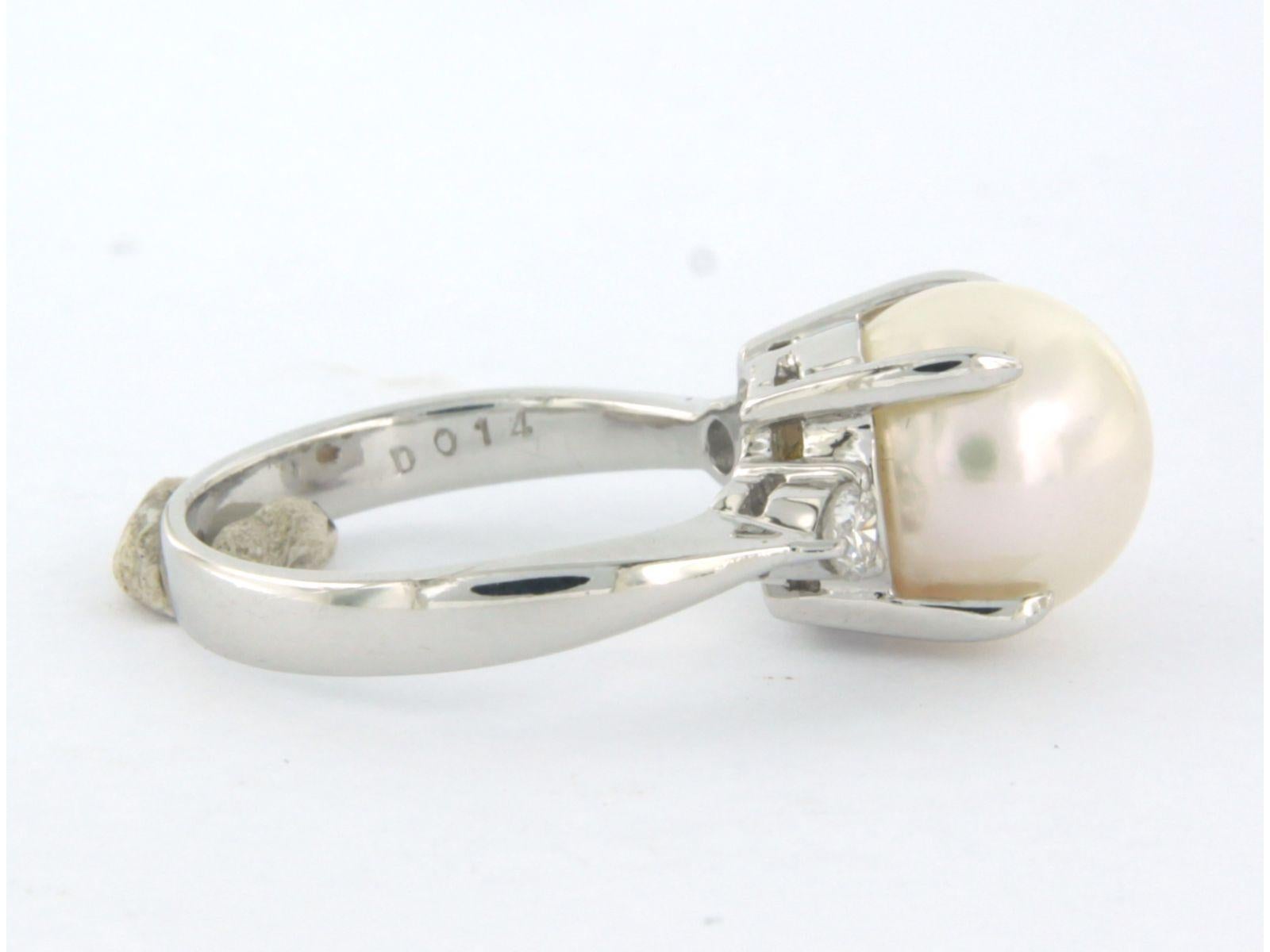 Women's Ring with pearl and diamonds platinum For Sale