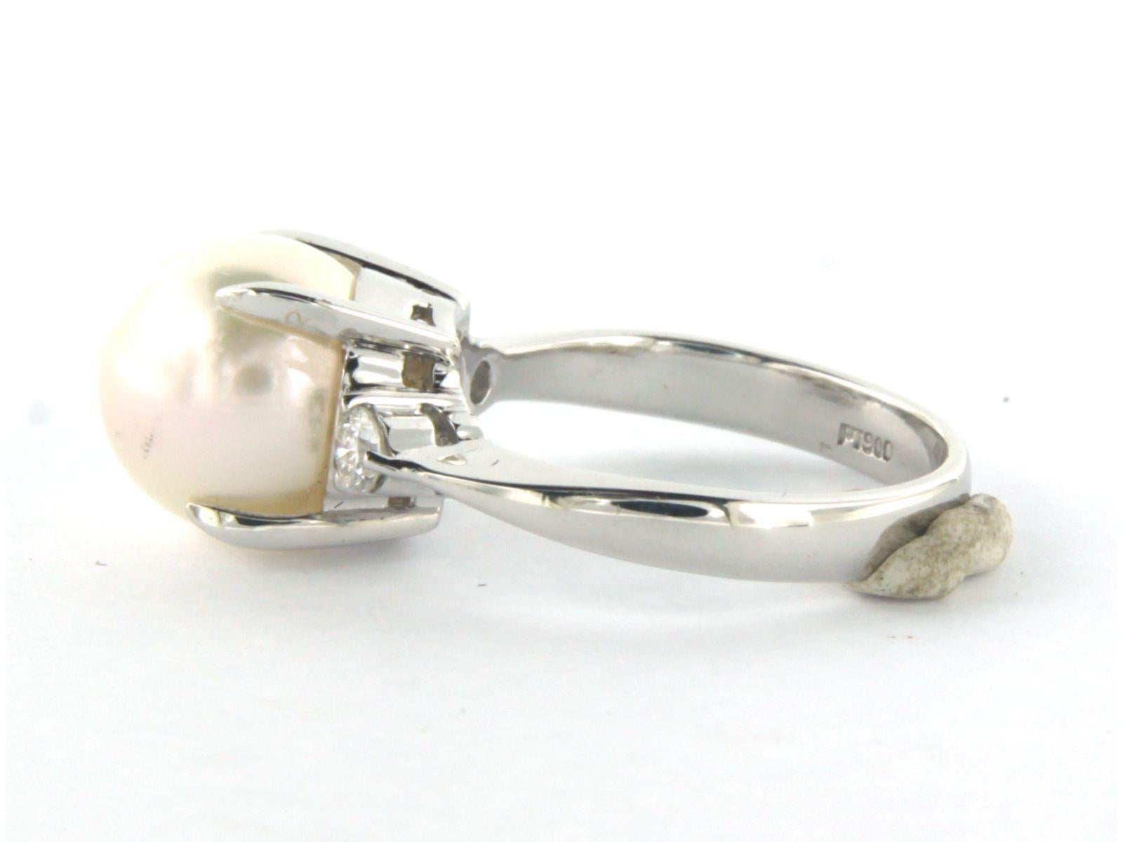 Ring with pearl and diamonds platinum For Sale 1