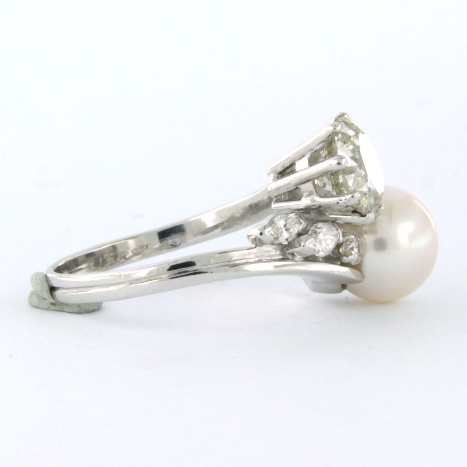 Moderno Anello con perla e diamanti fino a 1,90ct in oro bianco 18k 5,8 grammi in vendita