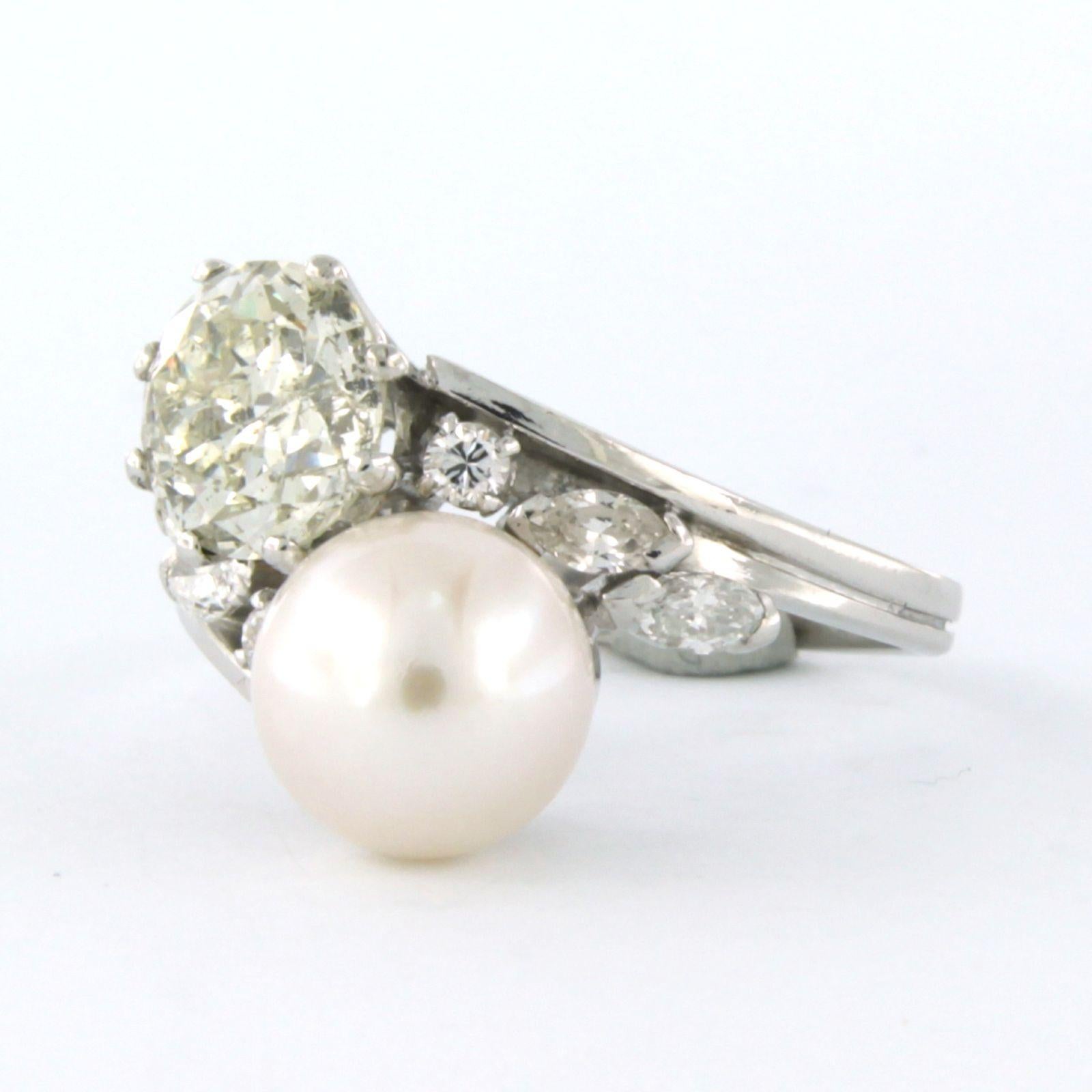 Anello con perla e diamanti fino a 1,90ct in oro bianco 18k 5,8 grammi In condizioni ottime in vendita a The Hague, ZH