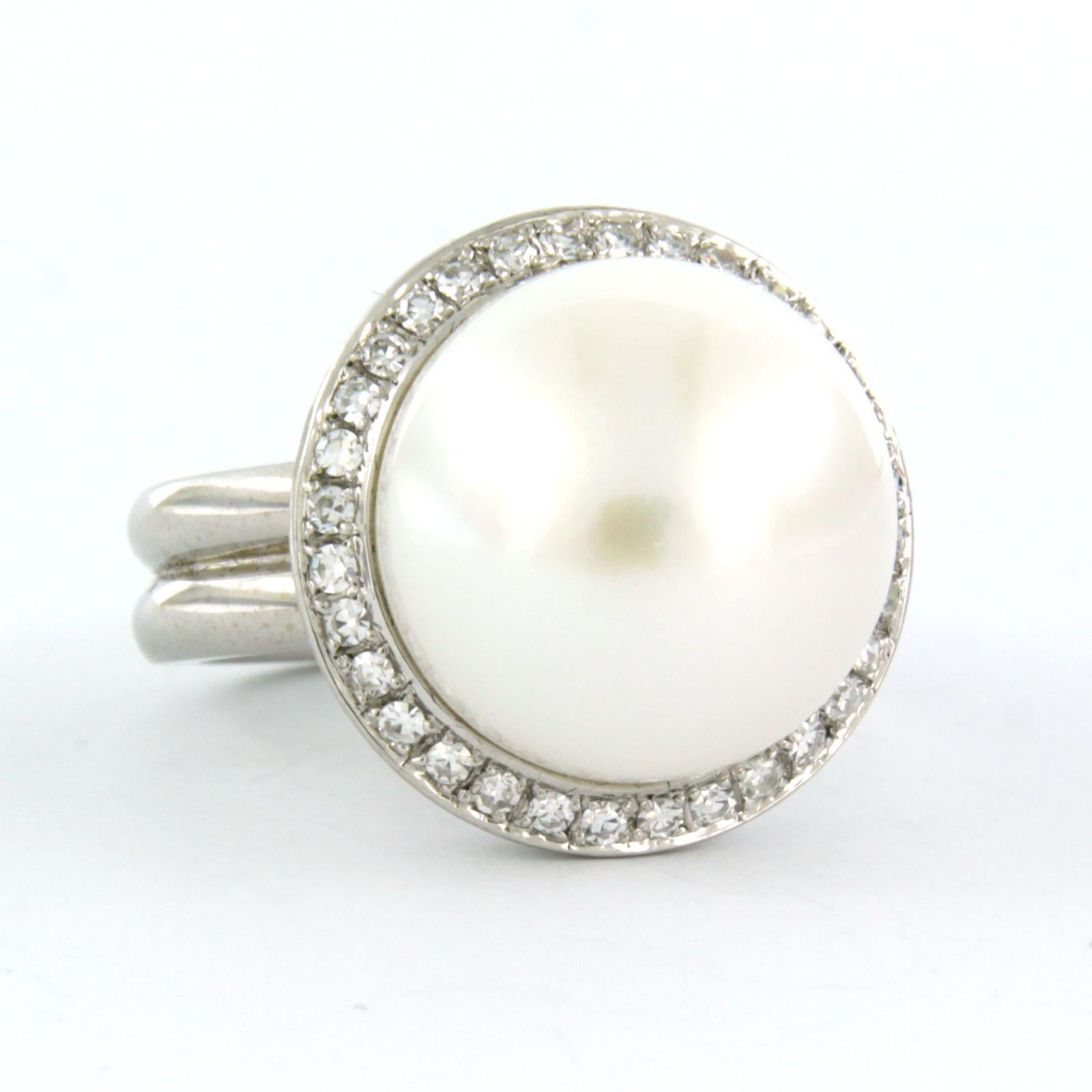 Anillo con perla y diamantes talla única de hasta 0,50 ct 14,2 gramos Oro blanco de 18k en Excelente estado para la venta en The Hague, ZH