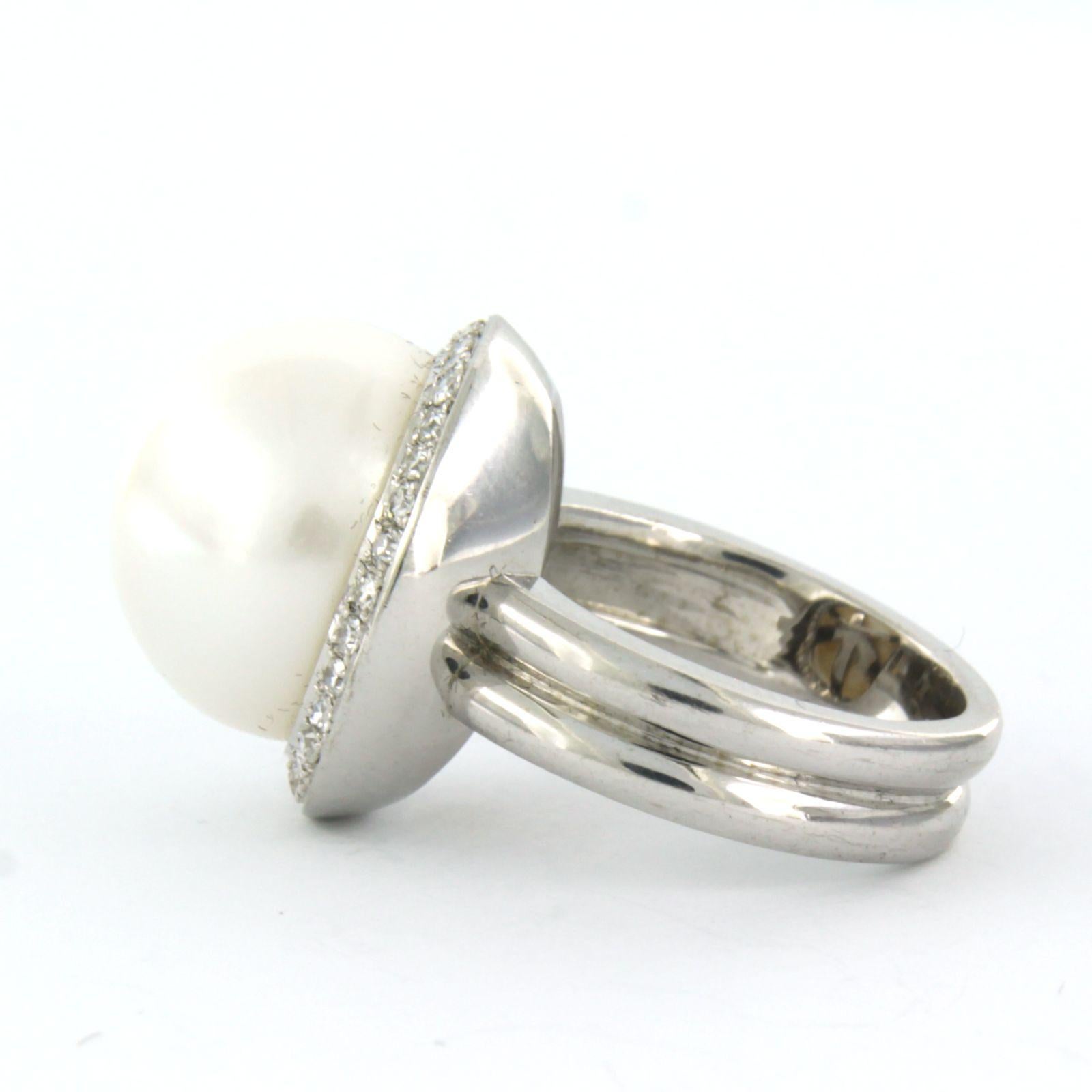 Ring mit Perlen und Diamanten im Einzelschliff bis zu 0,64 Karat 14,2 Gramm 18k Weißgold (Moderne) im Angebot