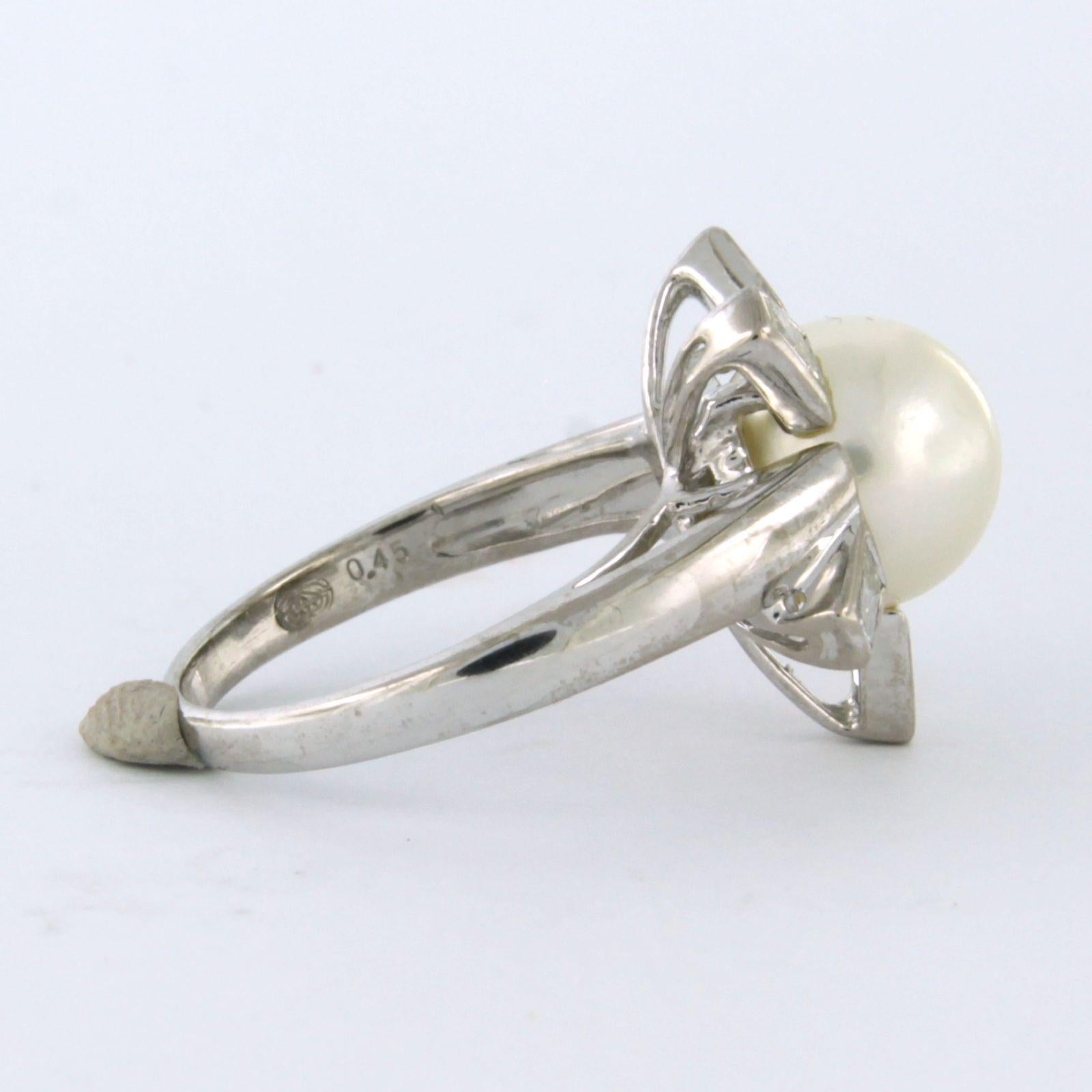 Taglio baguette Anello con perla e diamanti a taglio conico fino a 0,45 carati in oro 18 carati 6,2 grammi in vendita