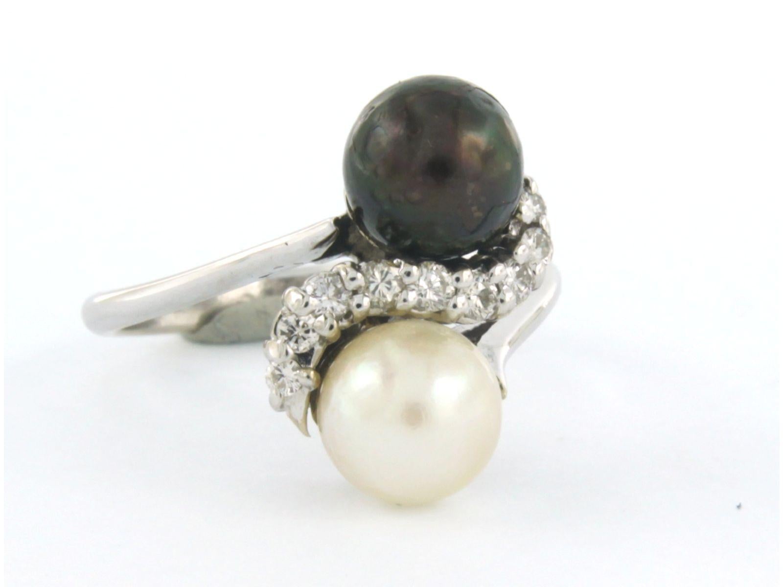 Modern Ring with pearls and diamonds 18k white gold For Sale