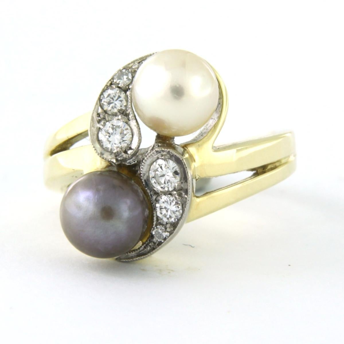 Taglio brillante Anello con perle,  diamanti taglio brillante e taglio singolo fino a 0,18 carati in oro 14k in vendita