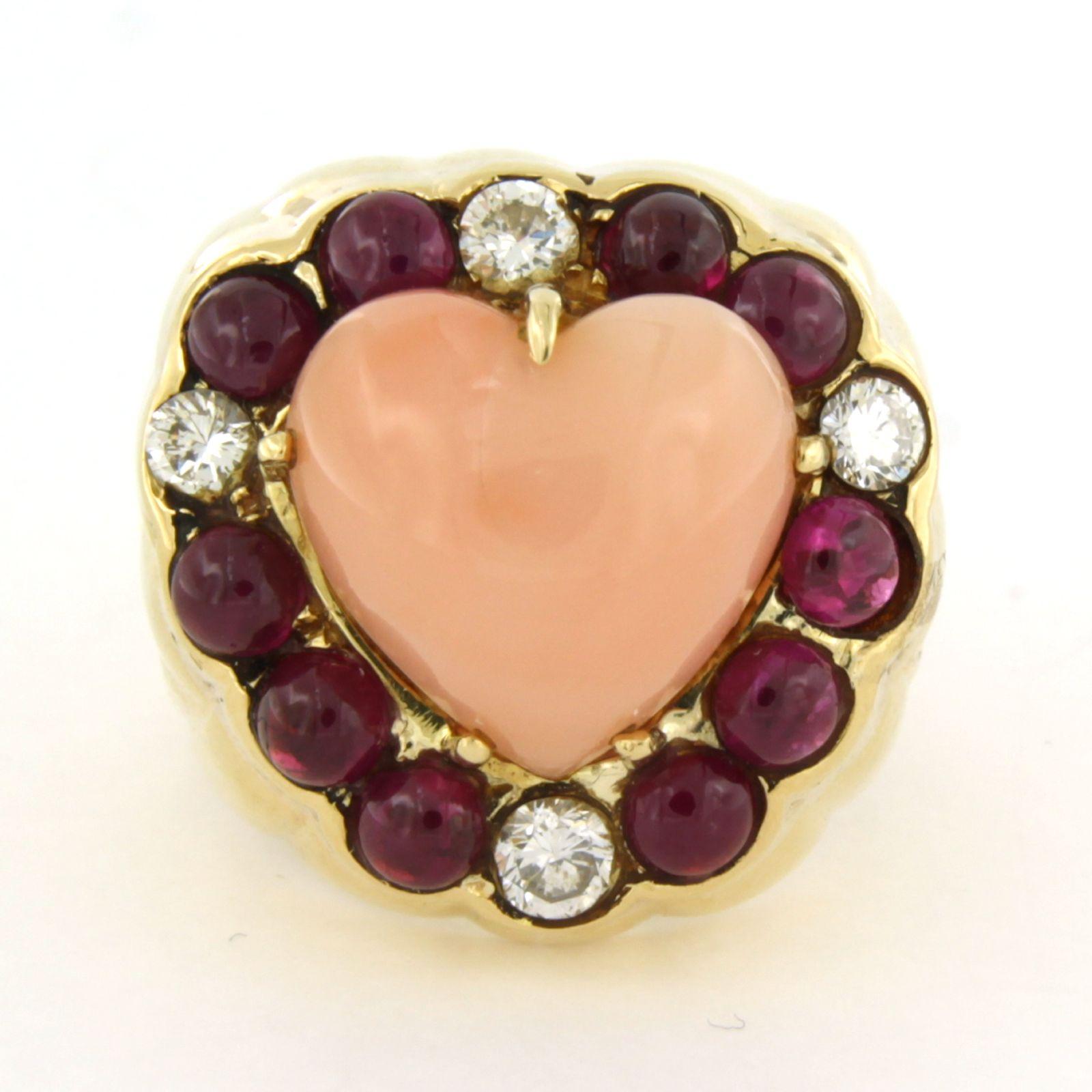 14k yellow gold ring with pink opal in heart shape, ruby ​​and brilliant cut diamond up to 0.50ct – G/H - VS/SI - ring size US 5.5 - EU 16 (50)

Detailed description

the top of the ring is 2.0 cm wide and 1.2 cm high

Ring size US 5.5 - EU 16 (50),