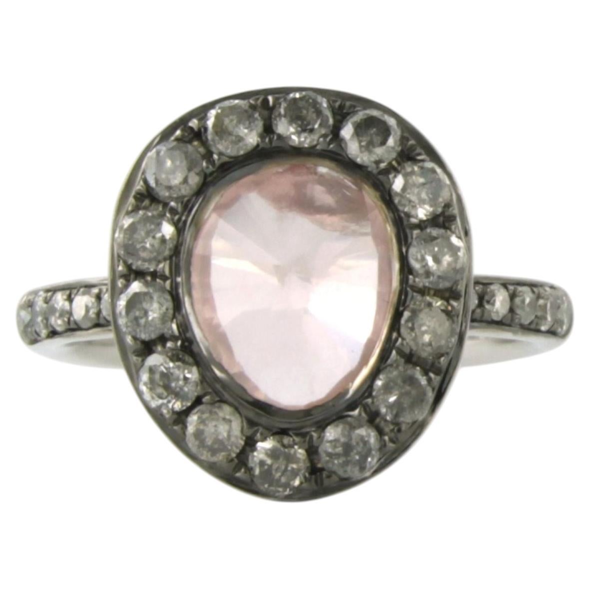Anello con quarzo rosa e diamanti taglio brillante fino a 0,50ct in oro 18k 5,3 grammi