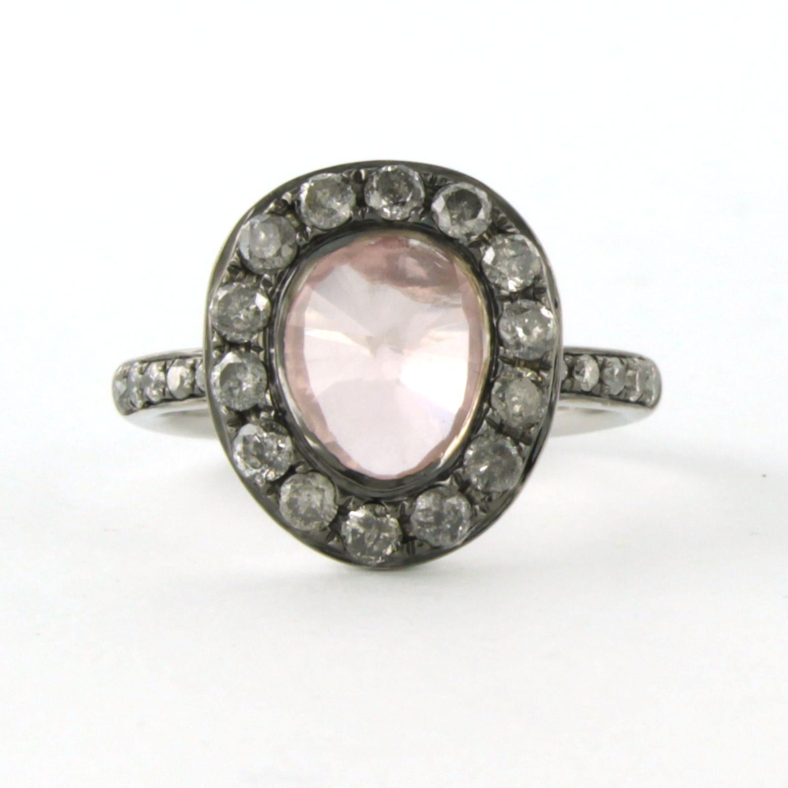 Ring mit rosa Quarz und Diamanten im Brillantschliff von bis zu 0,50 Karat aus 18 Karat Weißgold im Angebot 2
