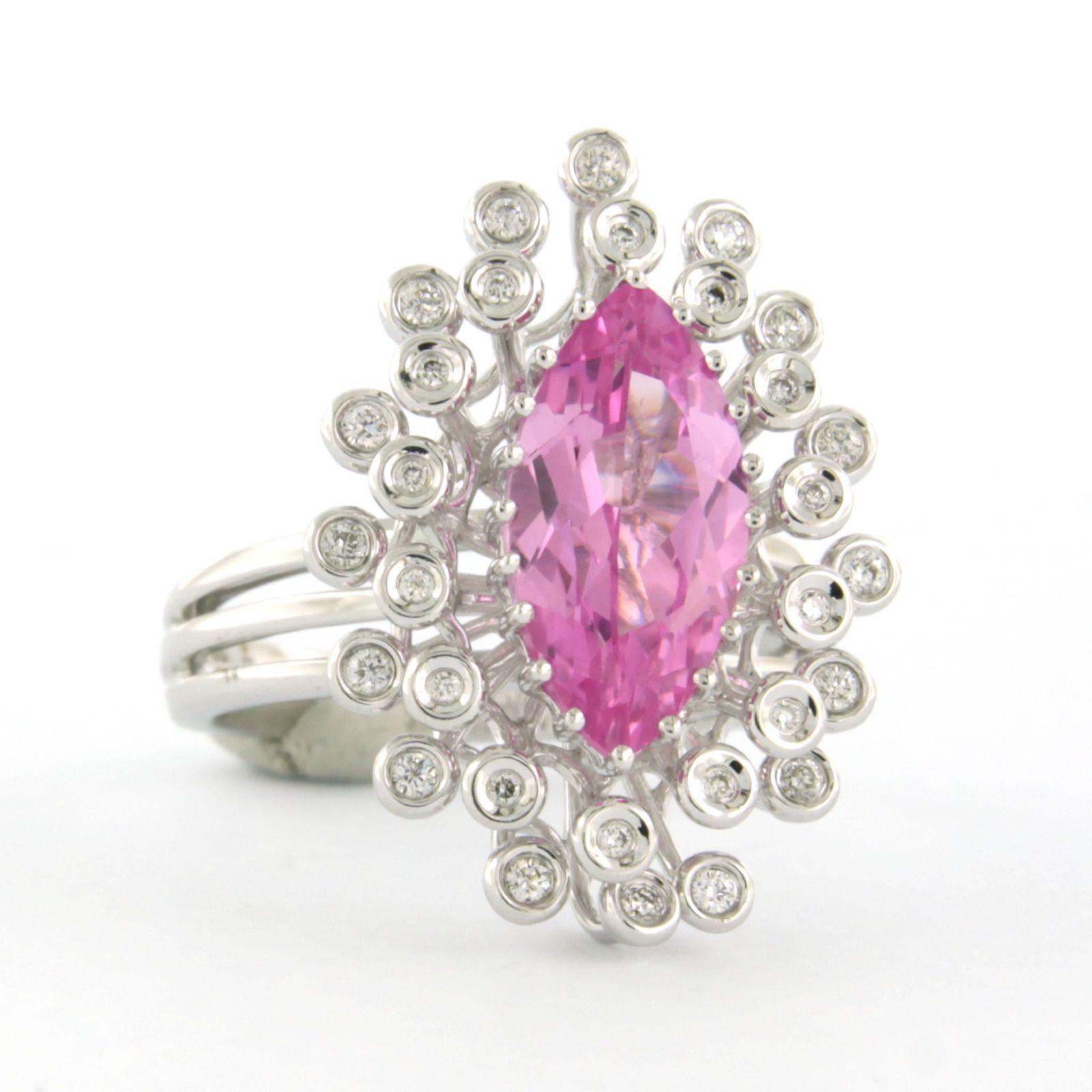 Bague avec saphir rose et diamants taille brillant jusqu'à 0,25 ct Or blanc 18k Excellent état - En vente à The Hague, ZH