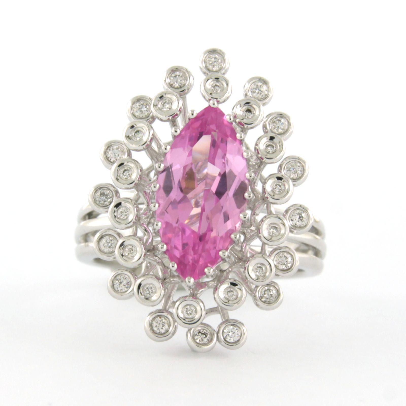 Bague avec saphir rose et diamants taille brillant jusqu'à 0,25 ct Or blanc 18k en vente 1