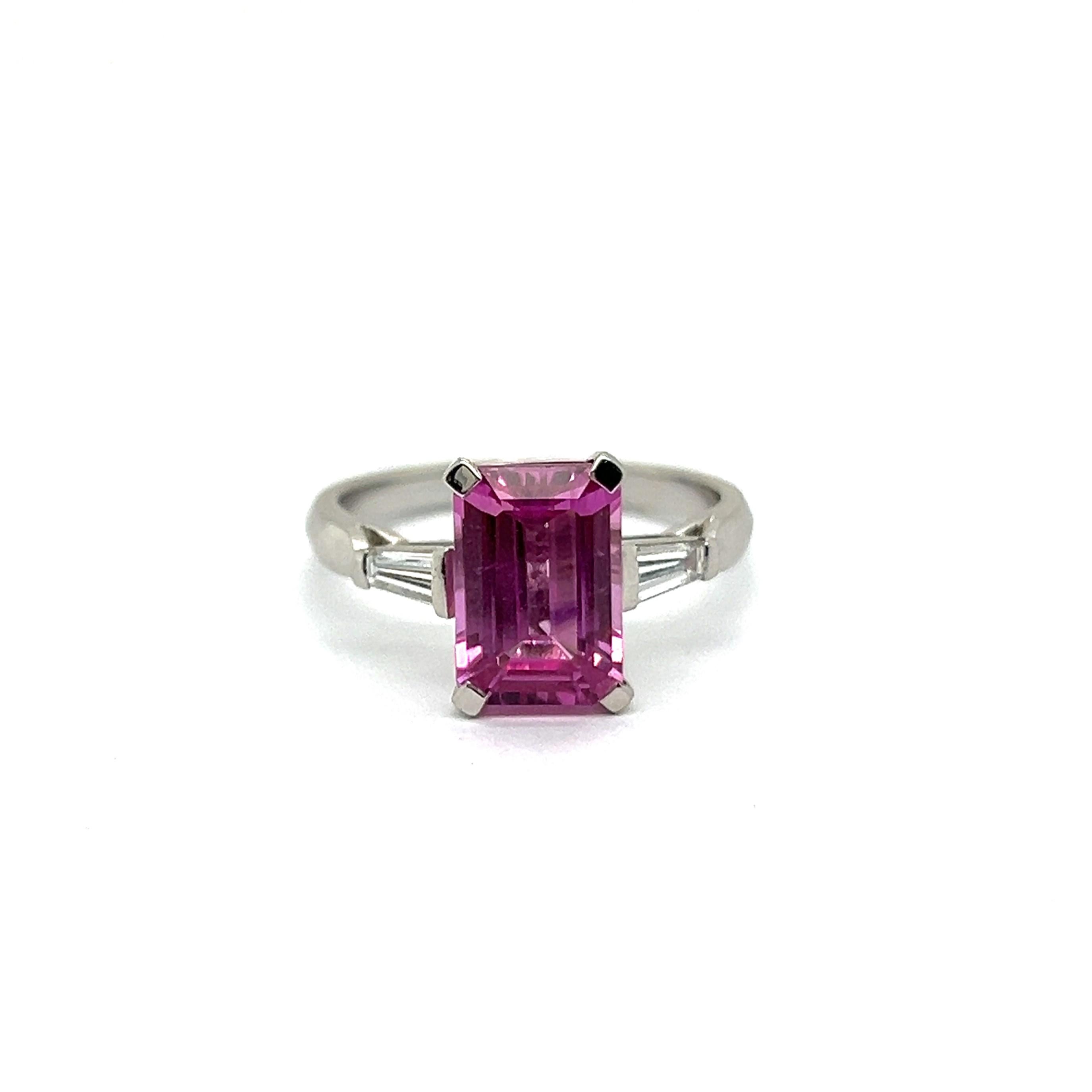 Women's or Men's Ring with Pink Sapphire & Diamonds in Platinum by Gübelin For Sale