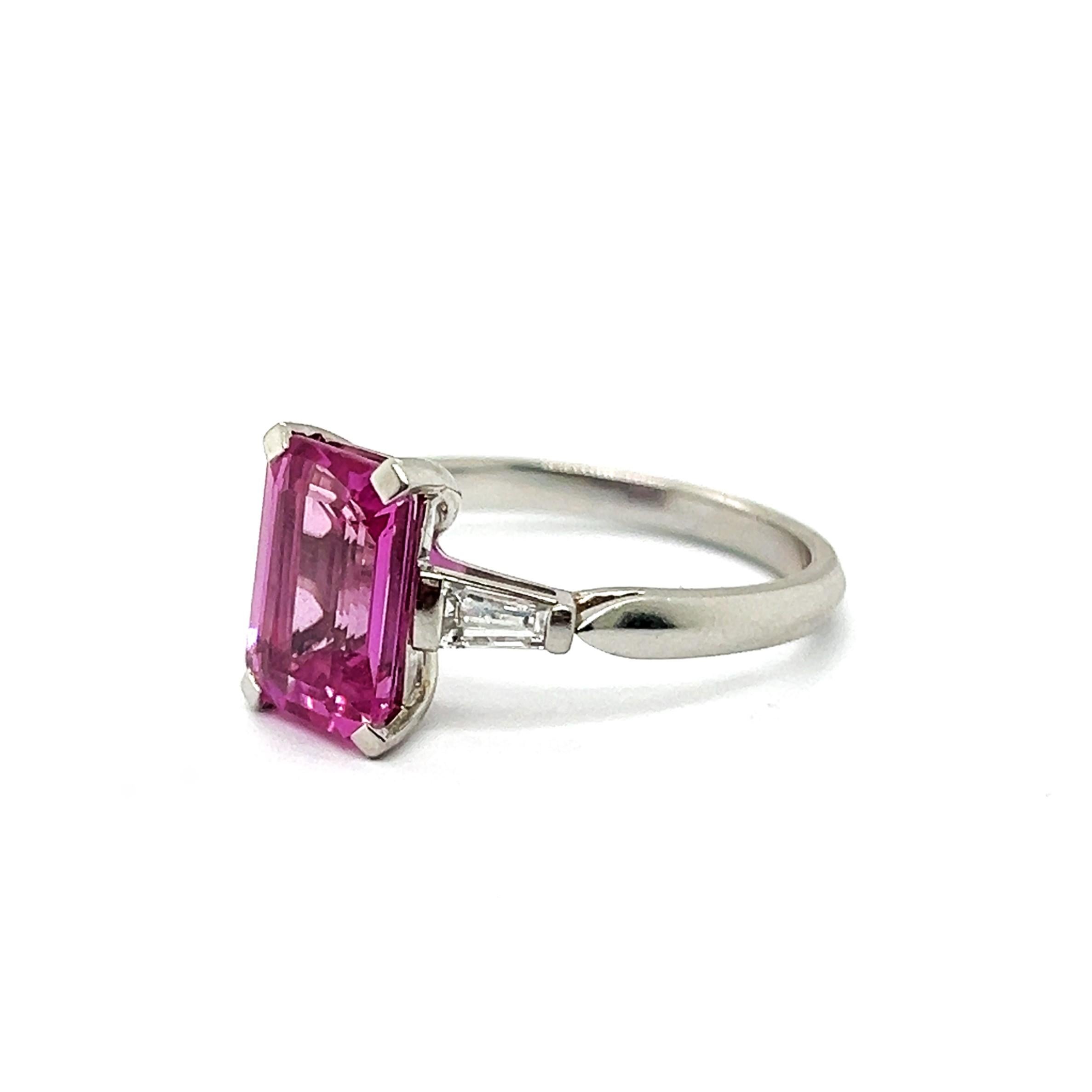 Ring with Pink Sapphire & Diamonds in Platinum by Gübelin For Sale 3