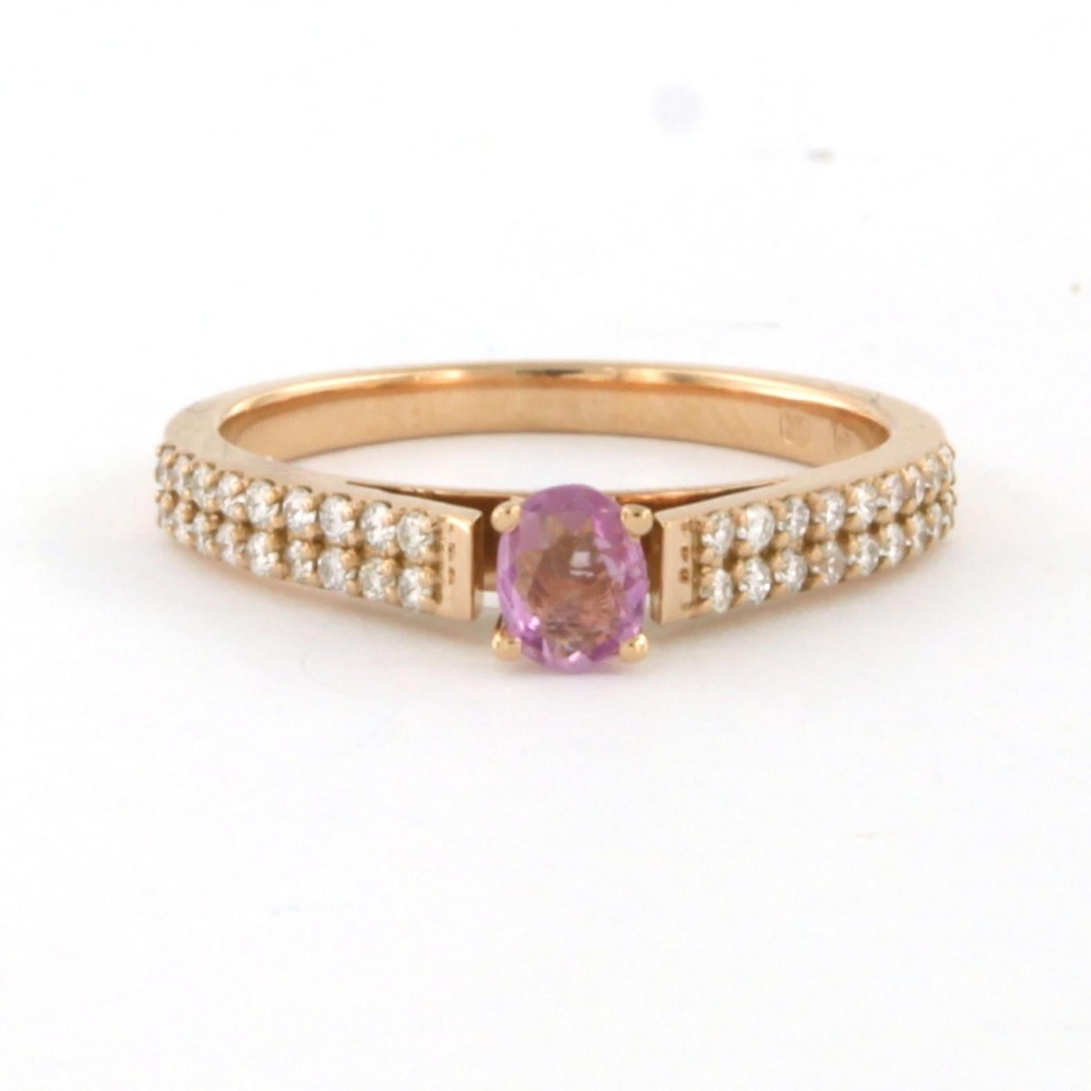 Anillo de oro rosa de 18k engastado con zafiro rosa de 0,25 ct y diamantes talla brillante de hasta 0,26 ct - F/G - VS/SI - talla del anillo U.S. 7,25 - EU. 17.5(55)

descripción detallada:

La parte superior del anillo mide 4,7 mm de ancho y 7,0 mm