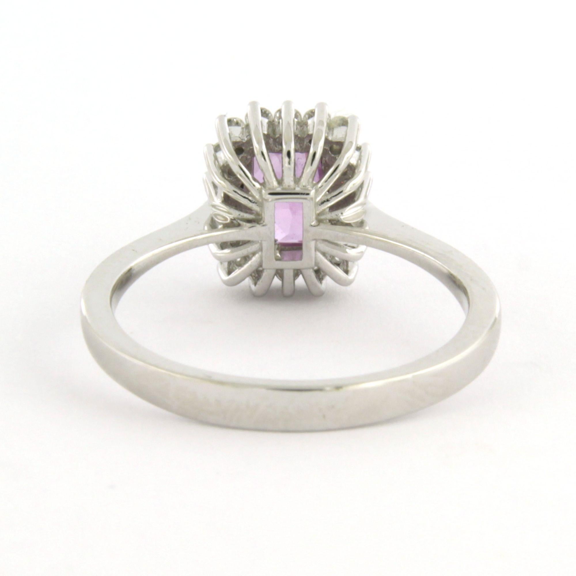 Anello con zaffiro rosa fino a 1,06ct e diamanti taglio brillante in oro 18k In condizioni Nuovo in vendita a The Hague, ZH