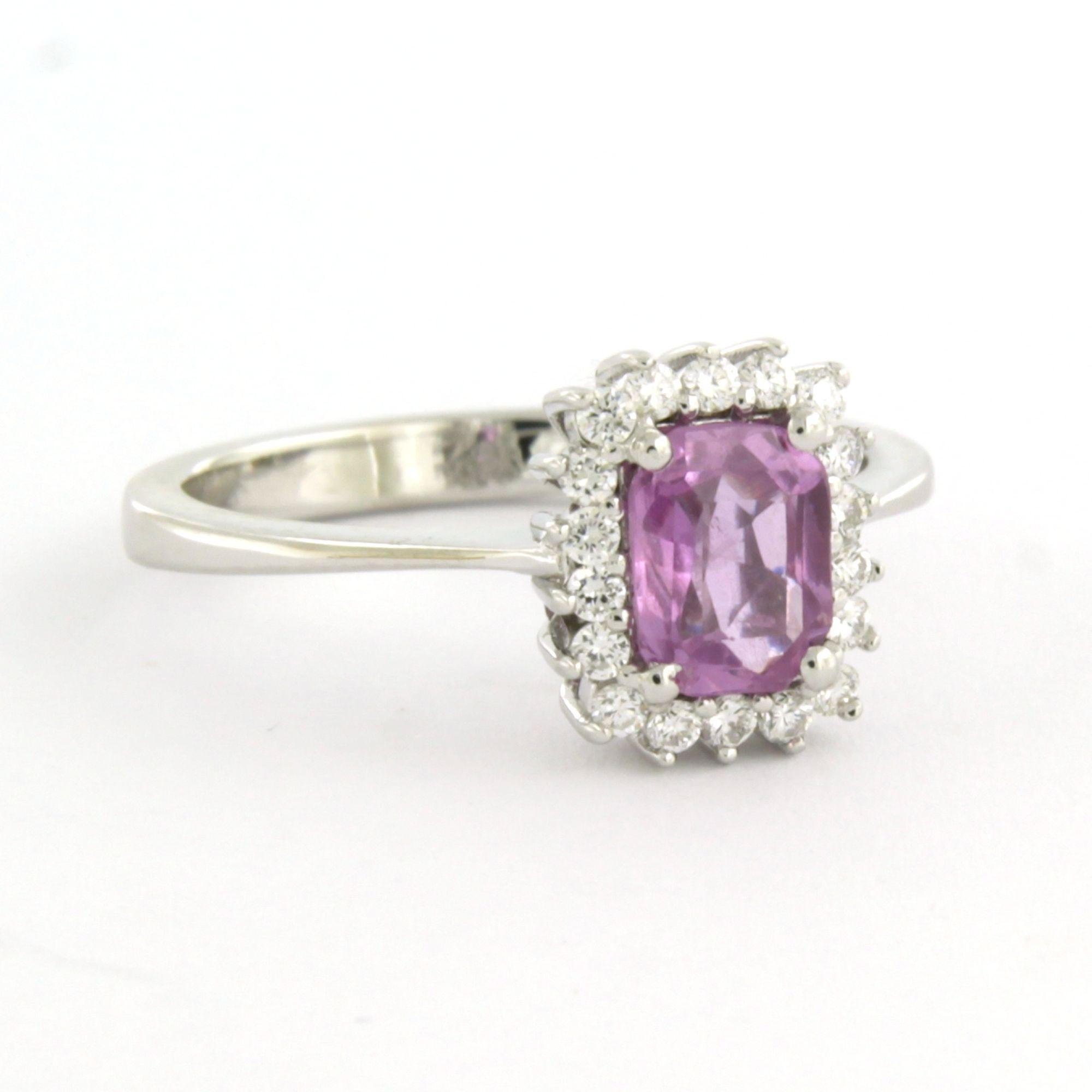 Donna Anello con zaffiro rosa fino a 1,06ct e diamanti taglio brillante in oro 18k in vendita
