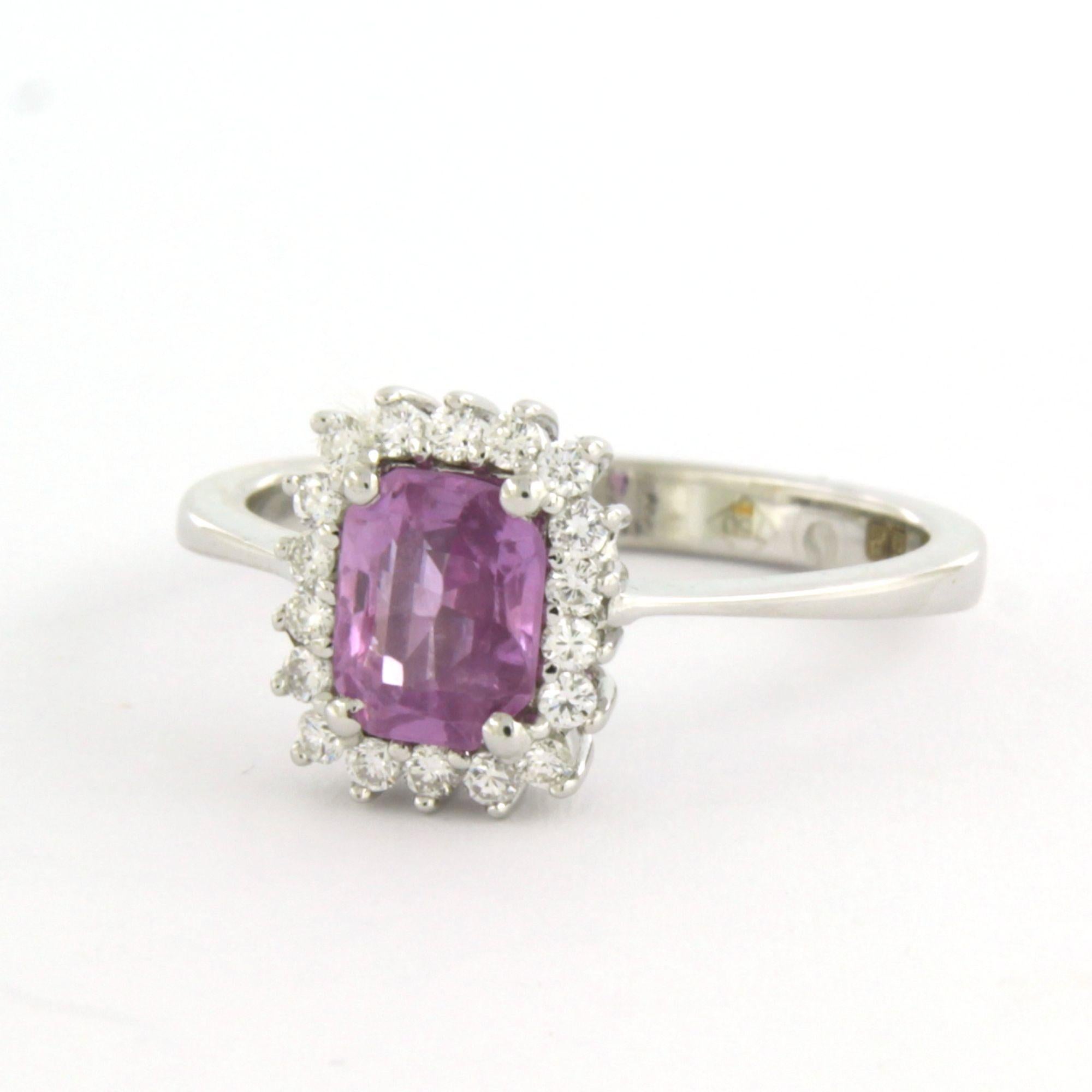 Anello con zaffiro rosa fino a 1,06ct e diamanti taglio brillante in oro 18k in vendita 1