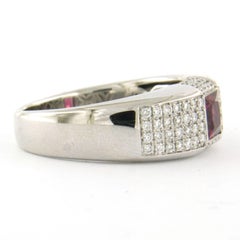 Ring with pink tourmaline and brilliant cut diamonds up to 0.50ct 18k gold