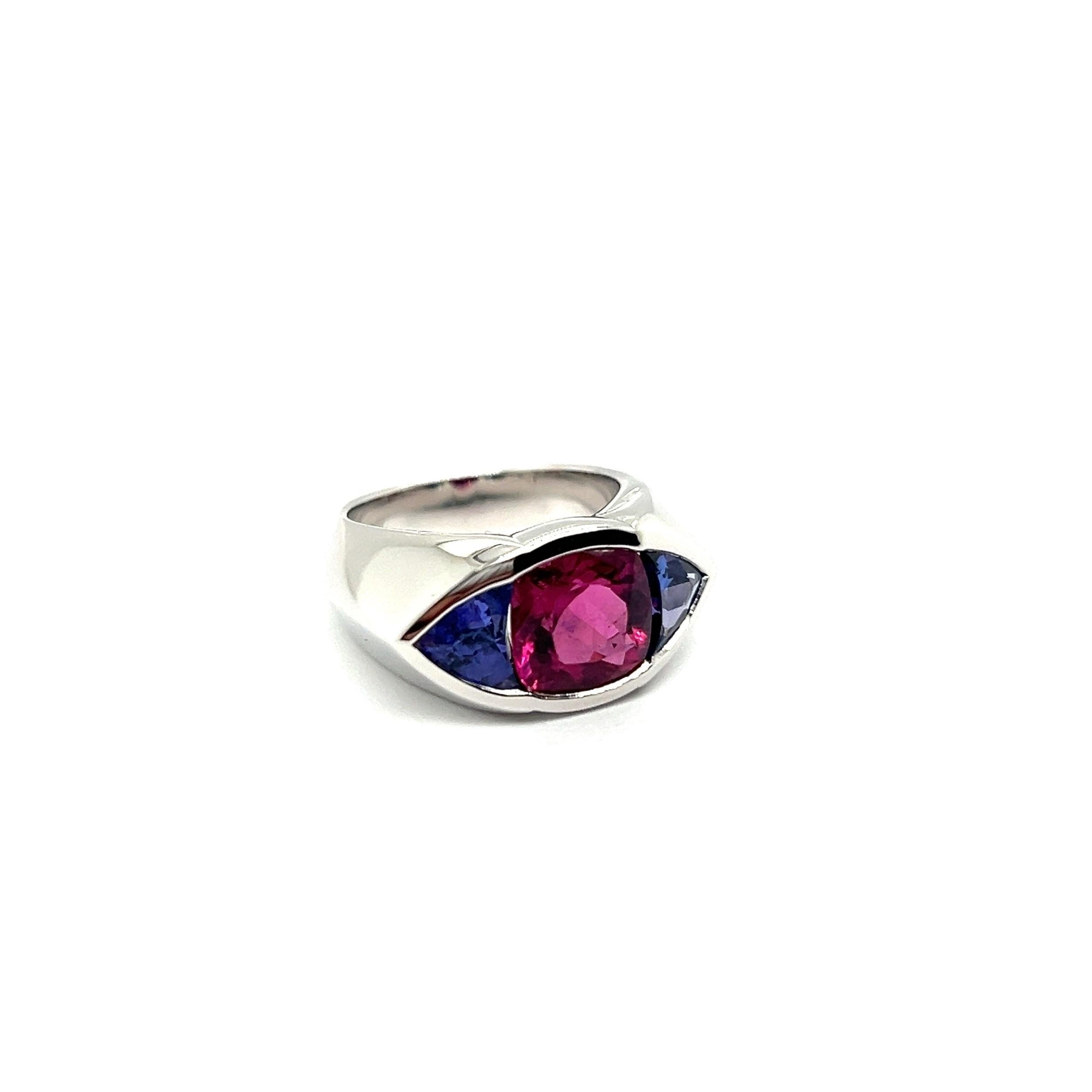 Ring with Pink Tourmaline & Tanzanite in 18 Karat White Gold by Gübelin  For Sale 1